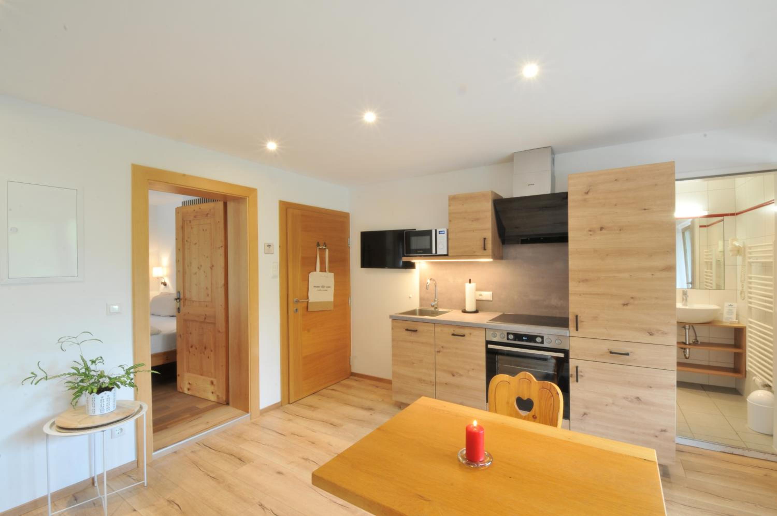 One-Bedroom Apartment with View photo 2