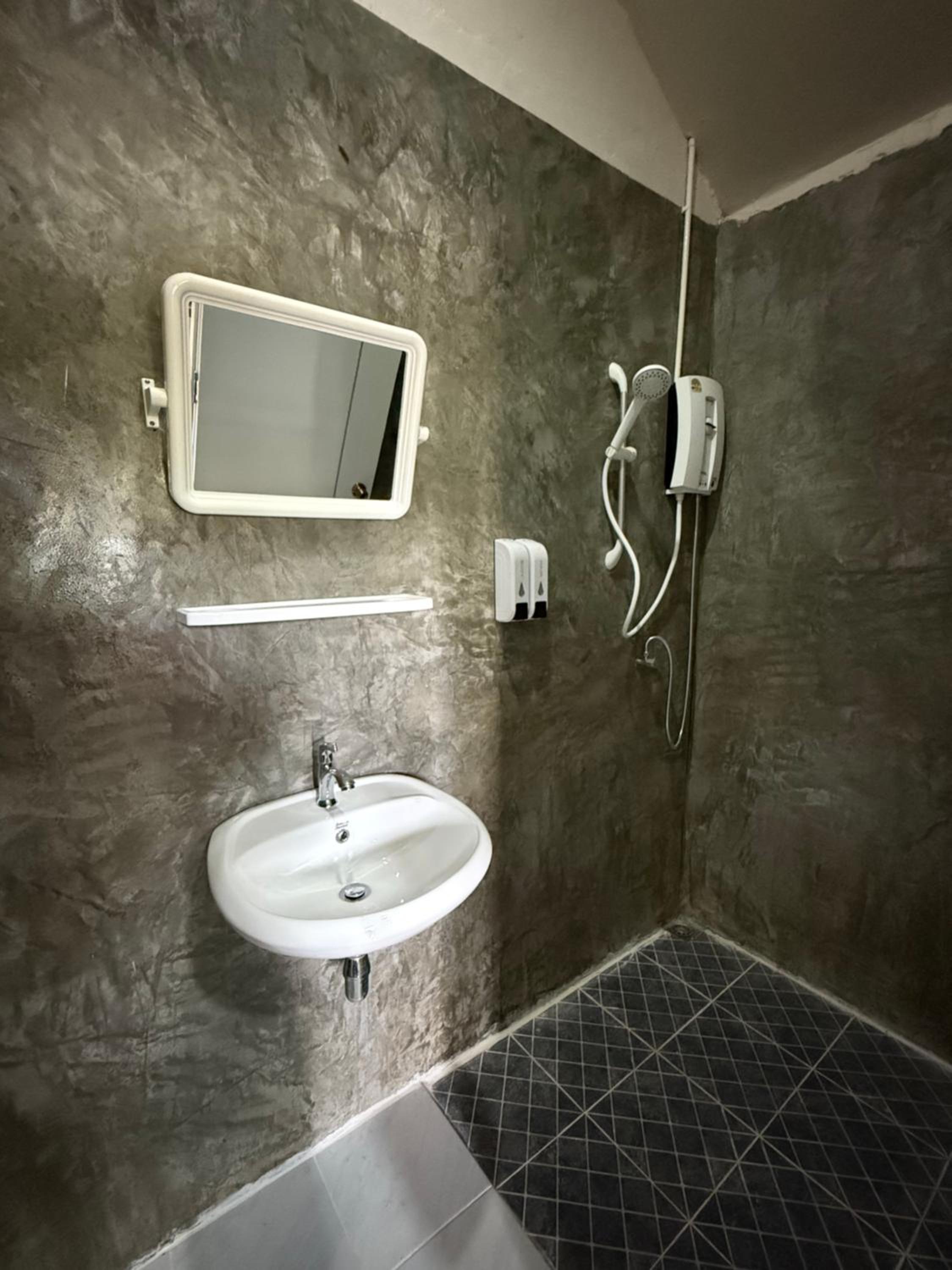 Budget Twin Room photo 3