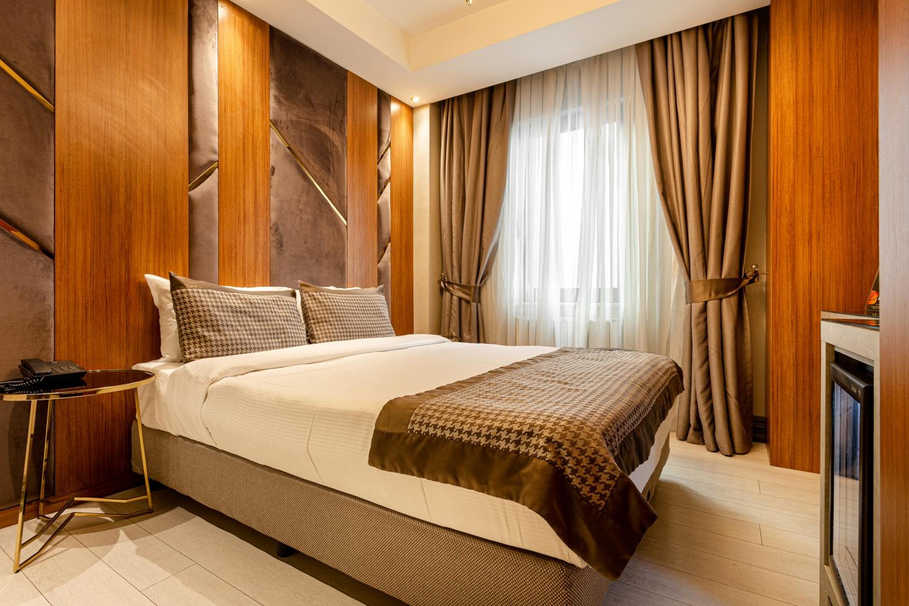 Economy Double Room photo 3