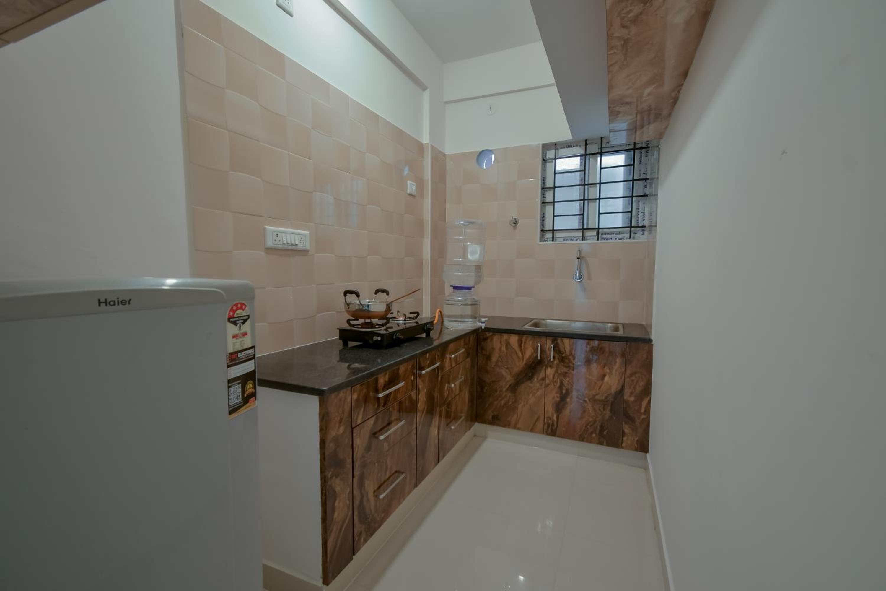 One-Bedroom Standard Apartment - Photo 3