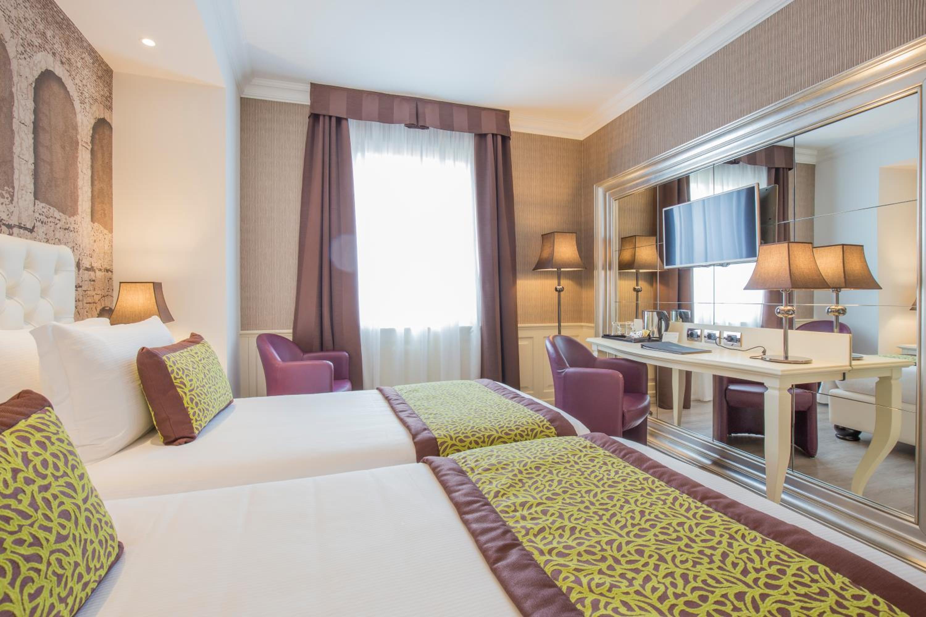 Deluxe Twin Room - Photo 3