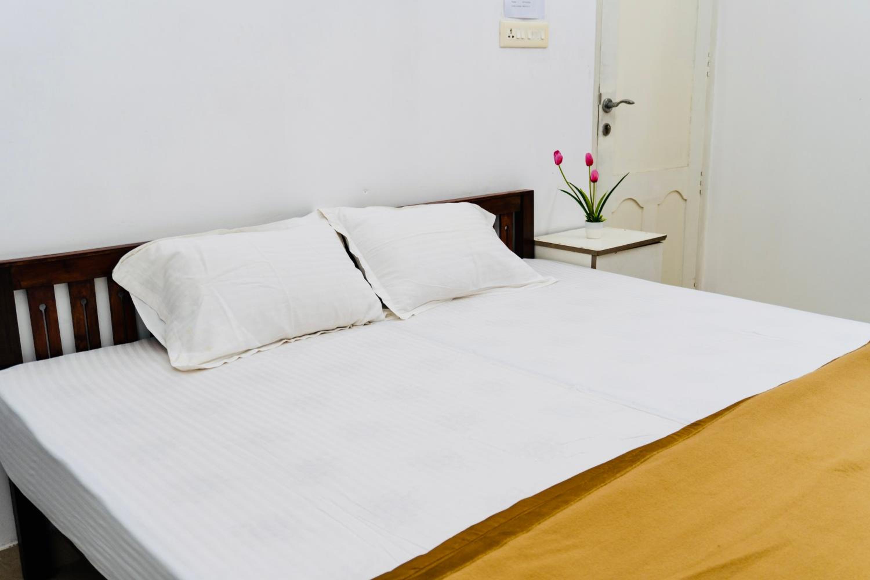 Double Room with Balcony (2 Adults + 1 Child) photo 3