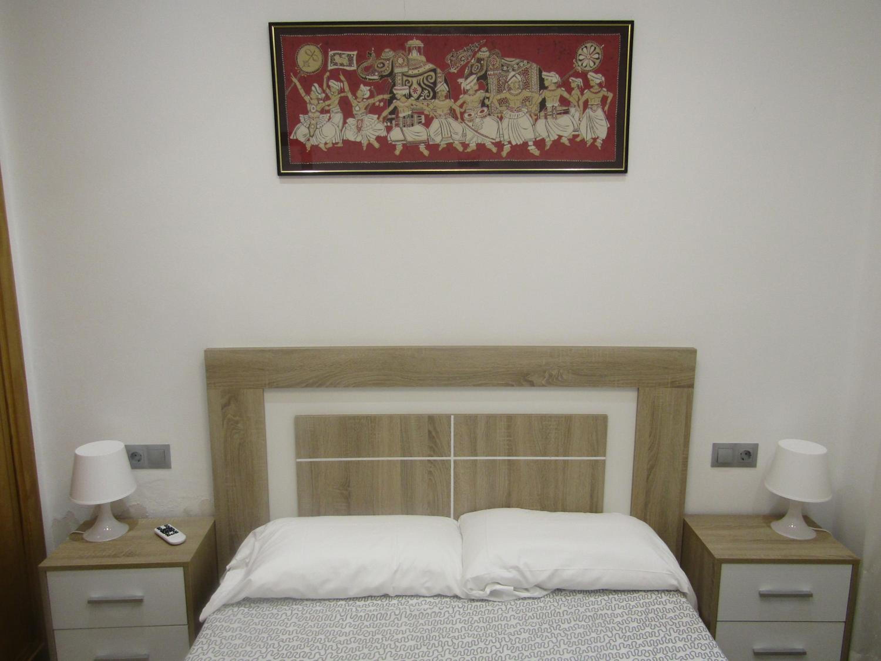 Deluxe One-Bedroom Apartment