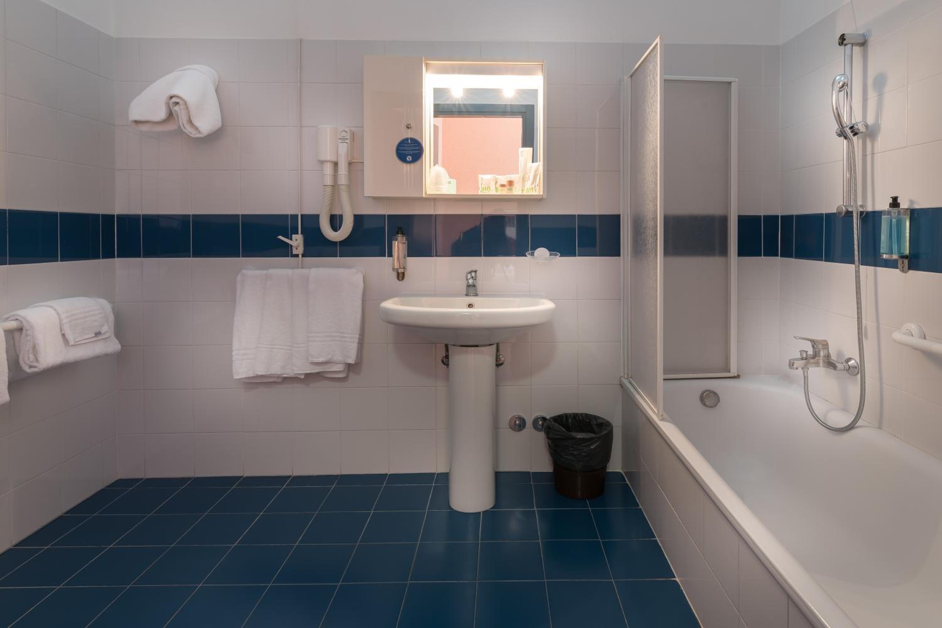 Triple Room photo 2