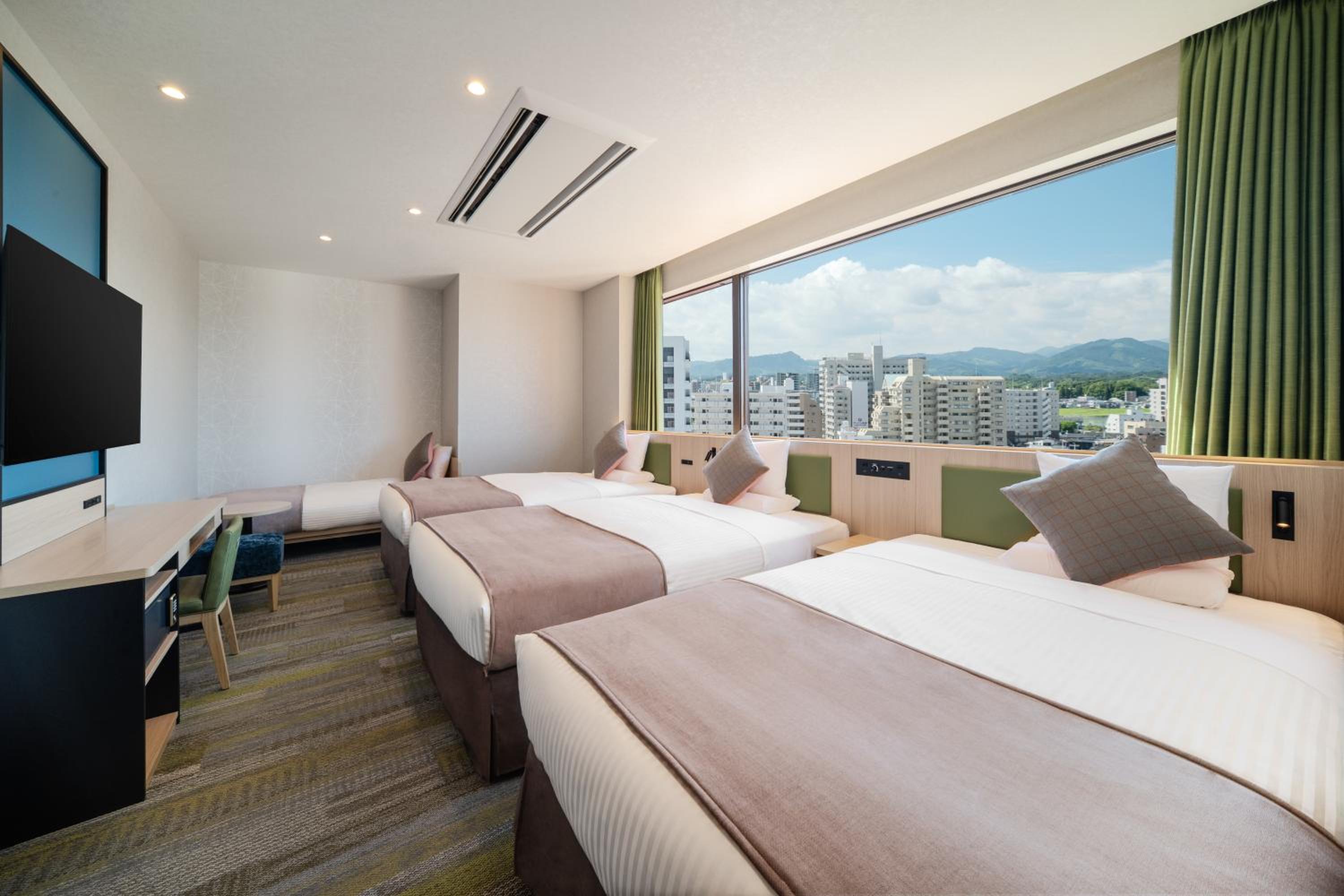 Superior Quadruple Room - Non-Smoking photo 1