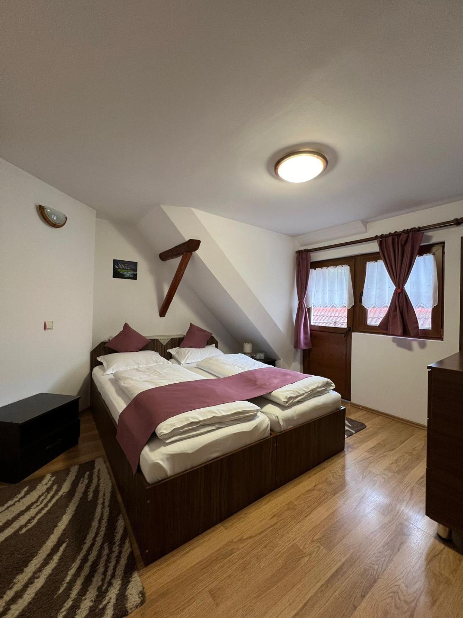 Double or Twin Room with Garden View photo 2