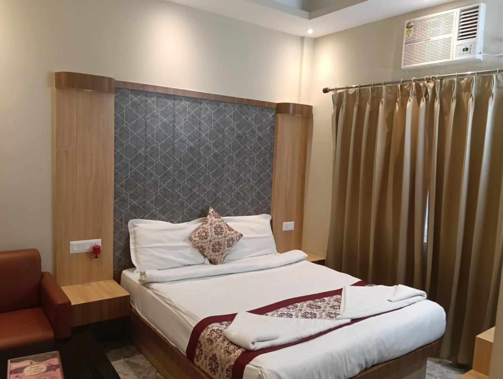 Deluxe Room - Photo 2