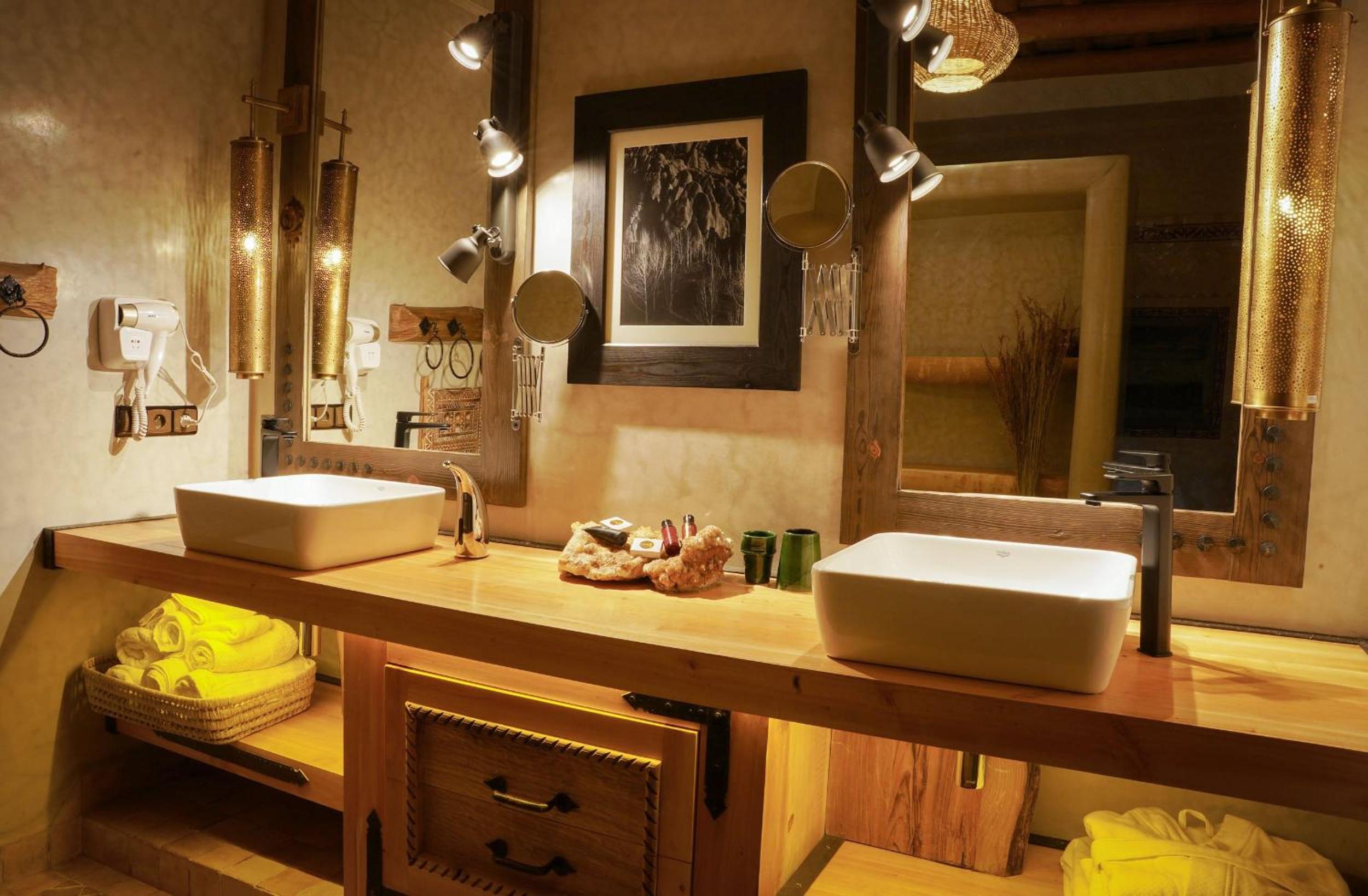 Deluxe Double or Twin Room photo 2