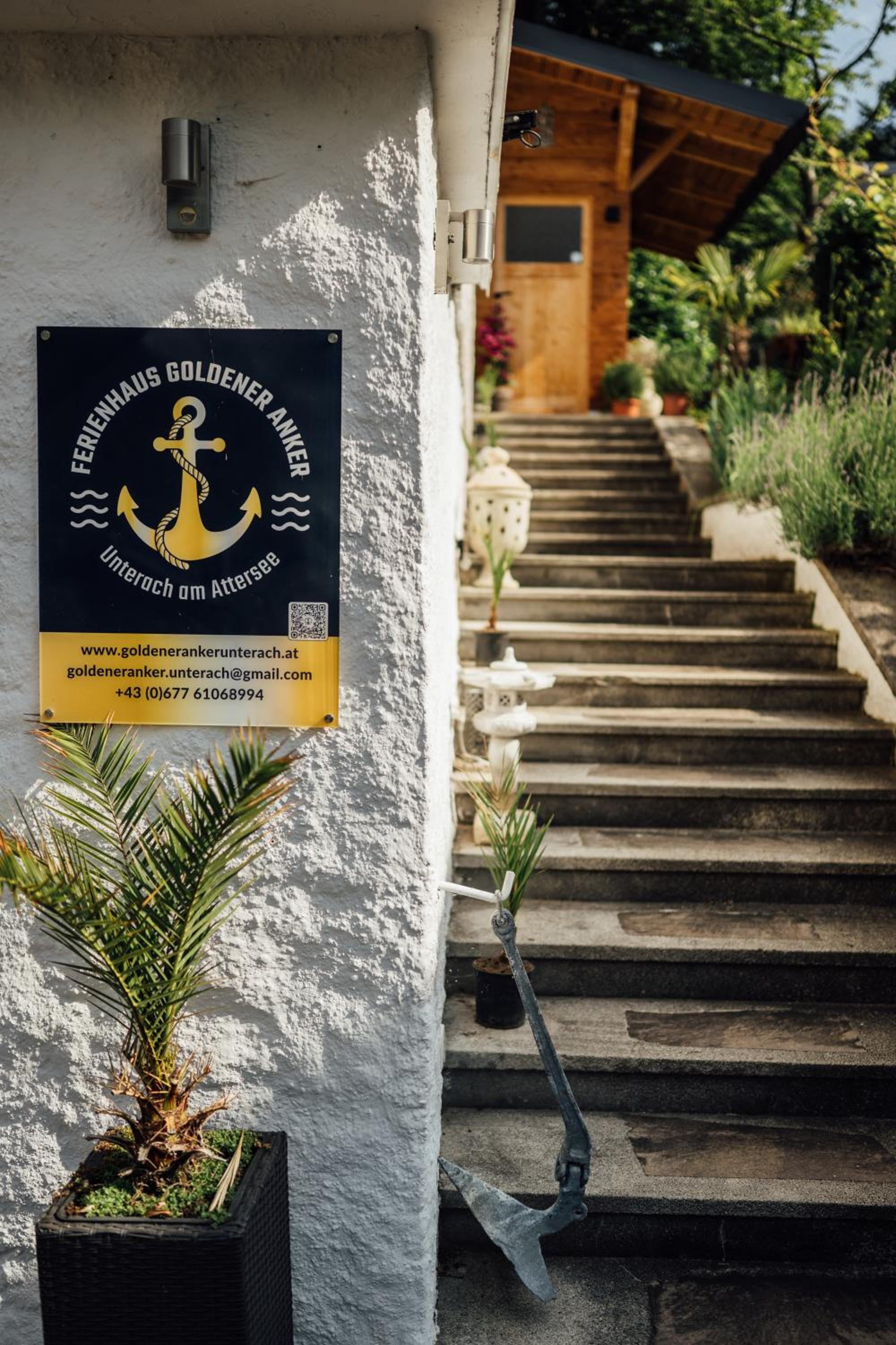 Two-Bedroom Apartment with Mountain View photo 2