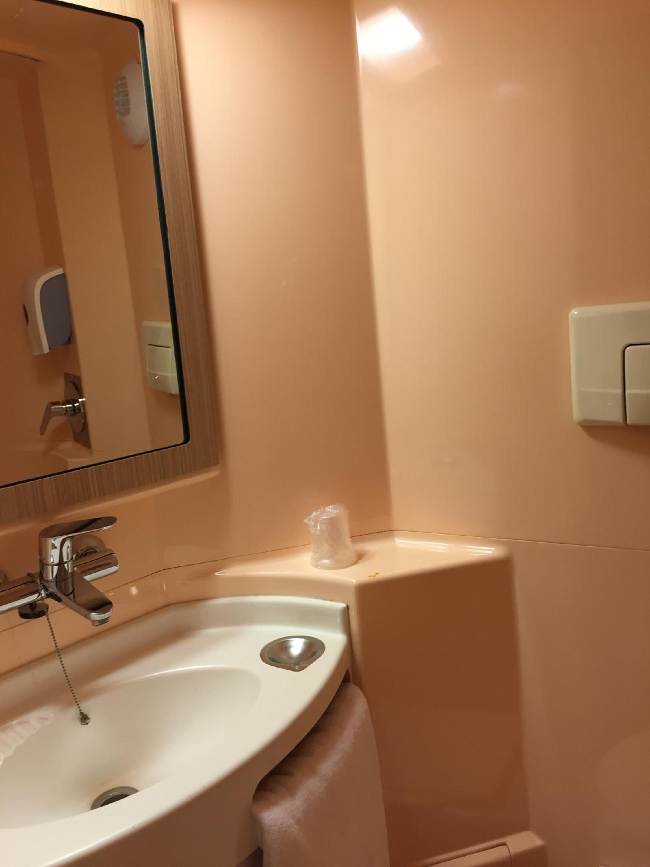 Double Room - Photo 8