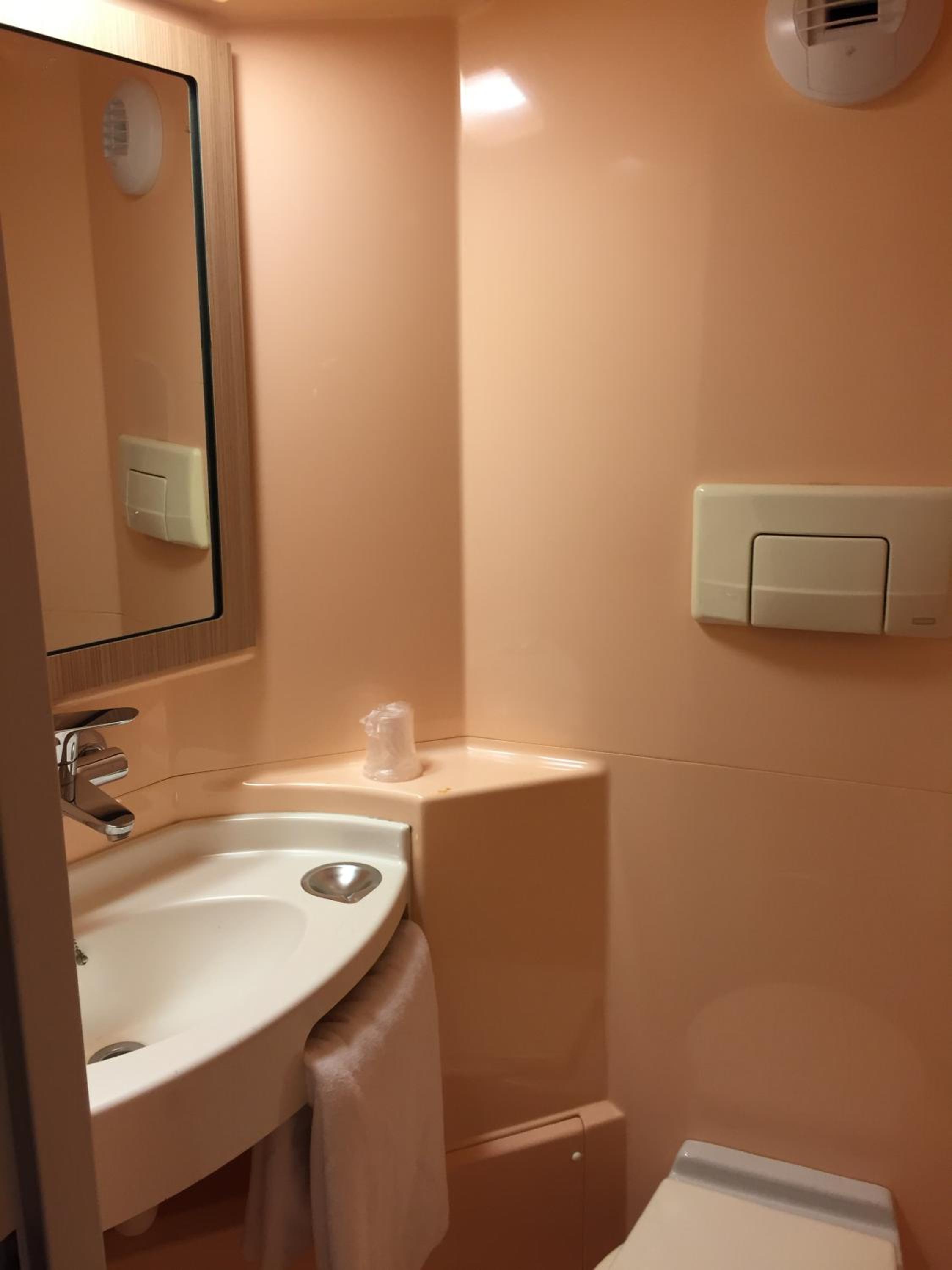 Double Room - Photo 6