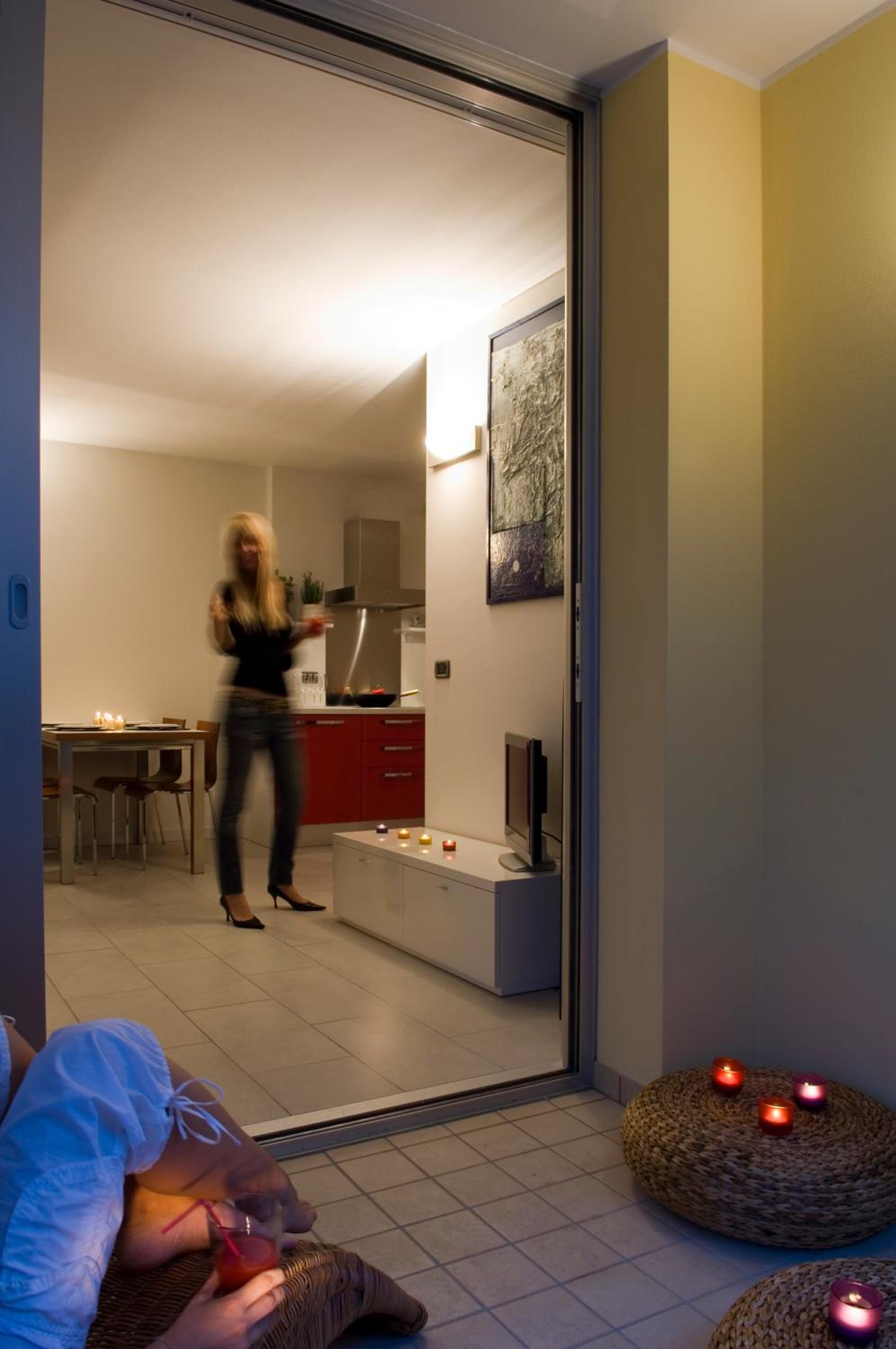 Apartment with Lateral Lagoon View - Photo 6