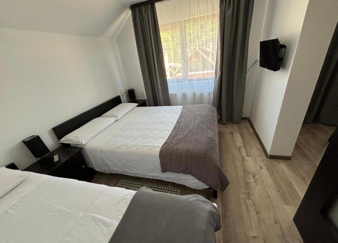 Deluxe Triple Room - Photo 2