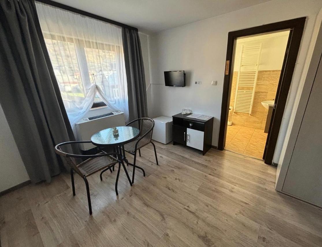 Deluxe Triple Room - Photo 3