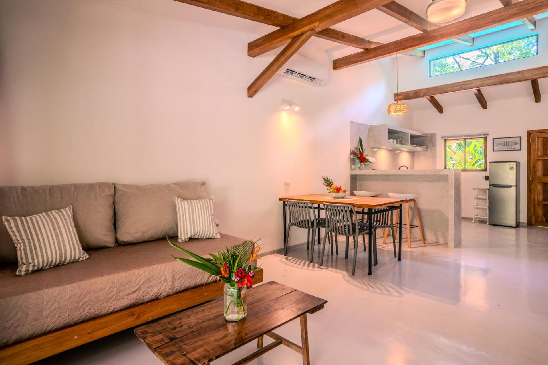 One-Bedroom House photo 2