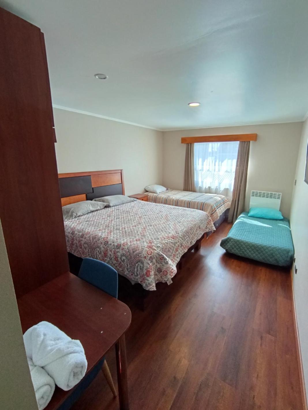 Quadruple Room with Private Bathroom photo 1