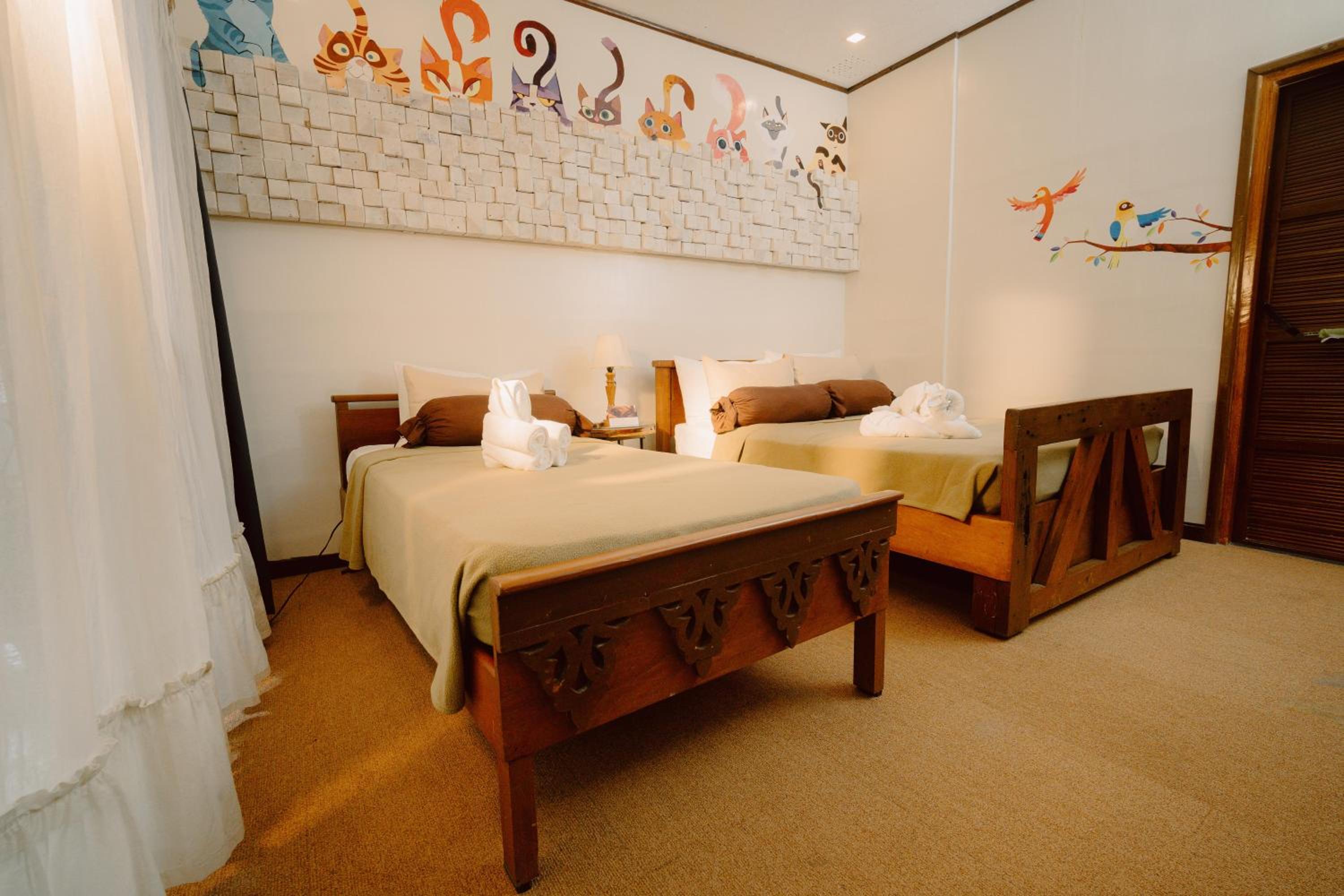 Family Room - Photo 3
