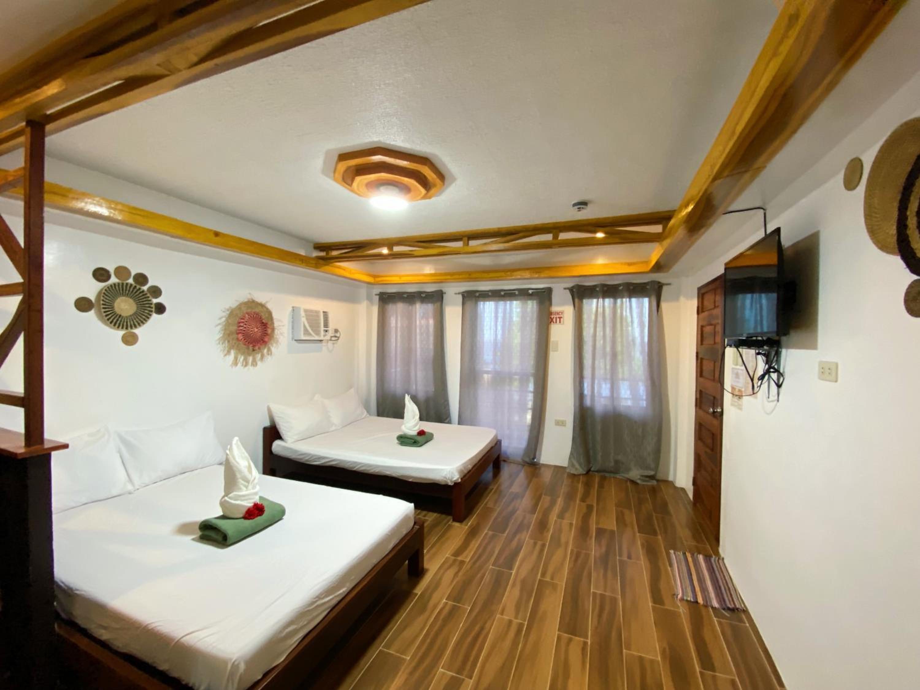 Deluxe Double or Twin Room with Sea View photo 2