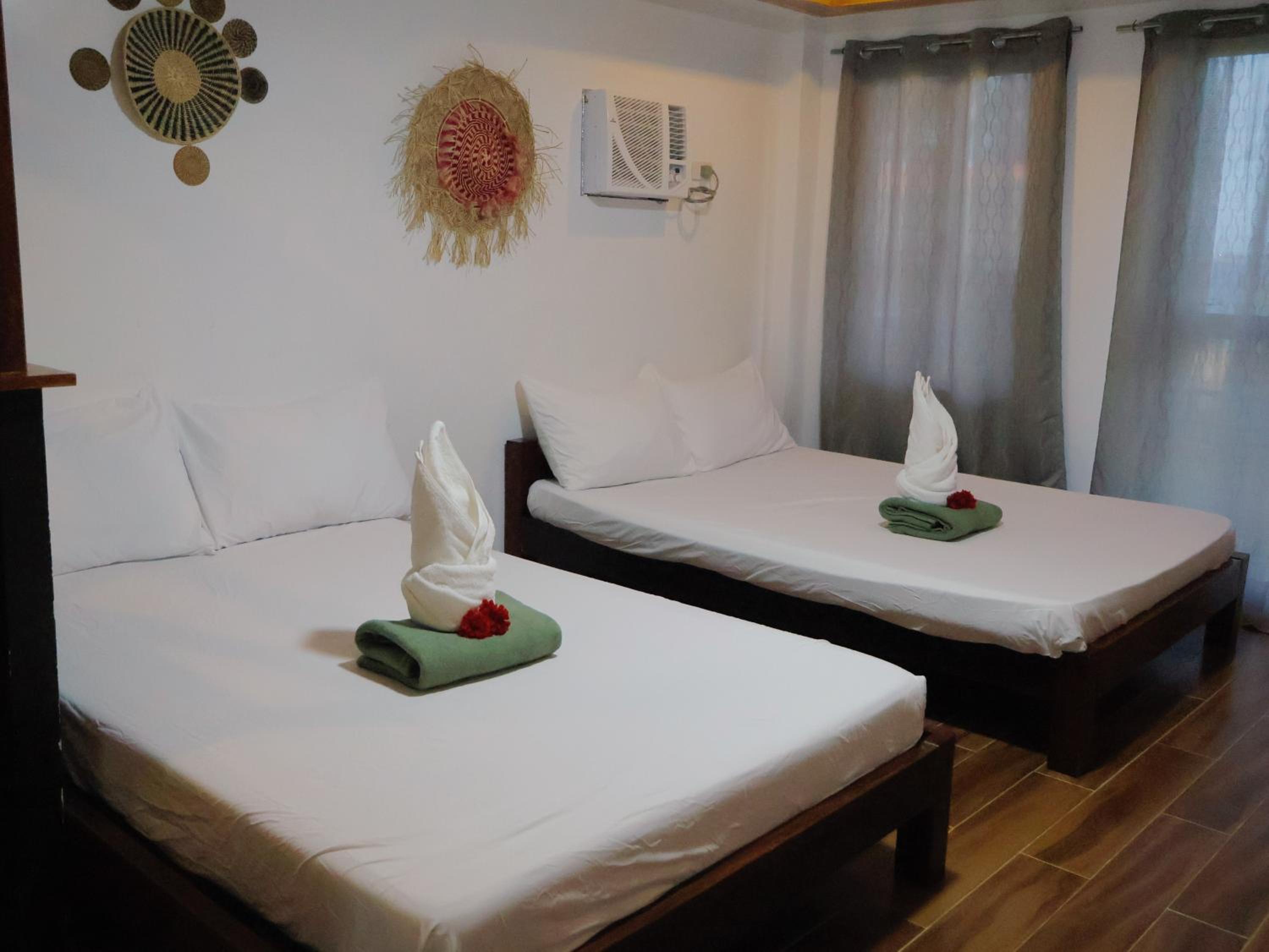 Deluxe Double or Twin Room with Sea View photo 3