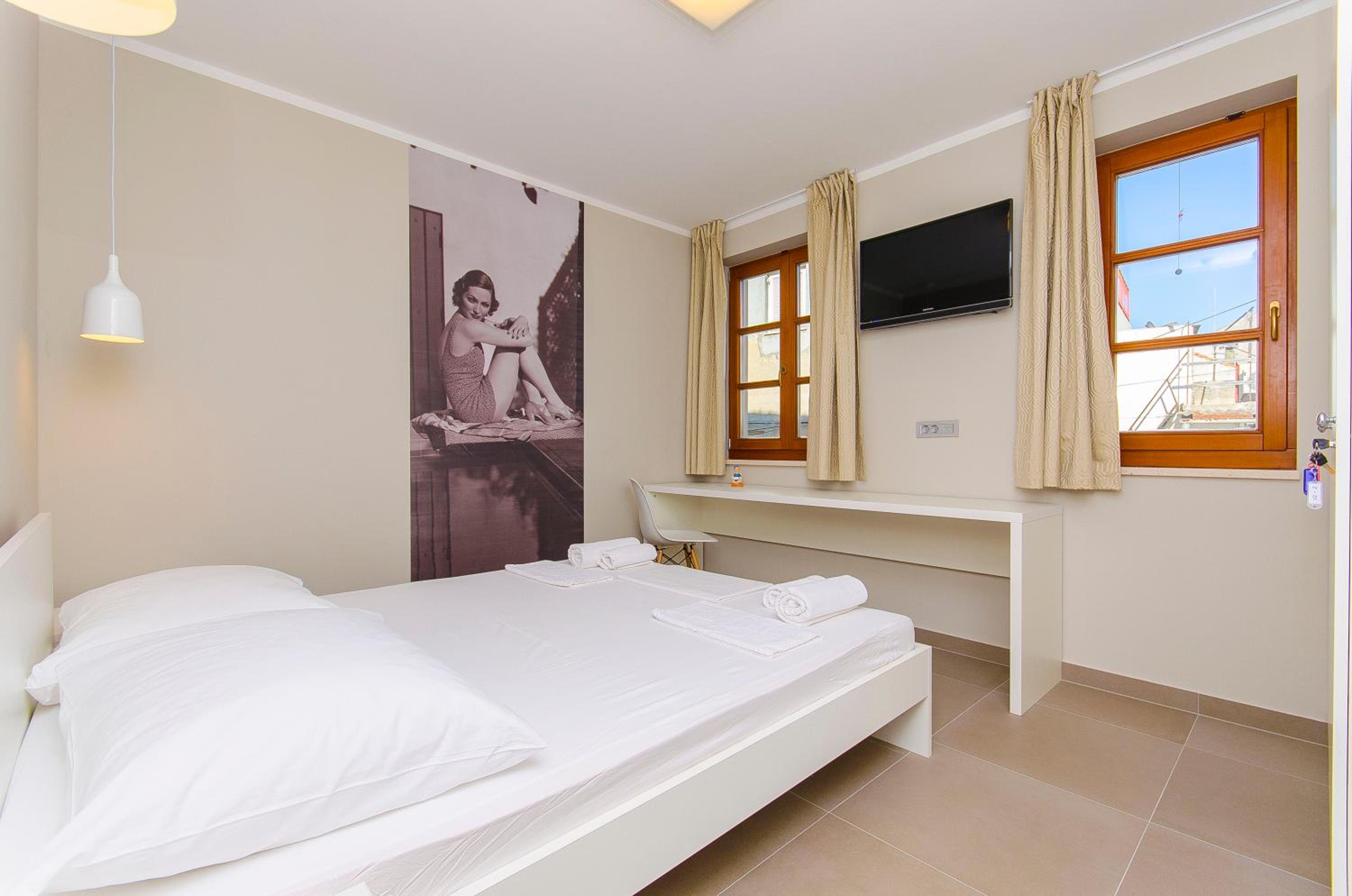 Double Room with Shared Bathroom photo 1
