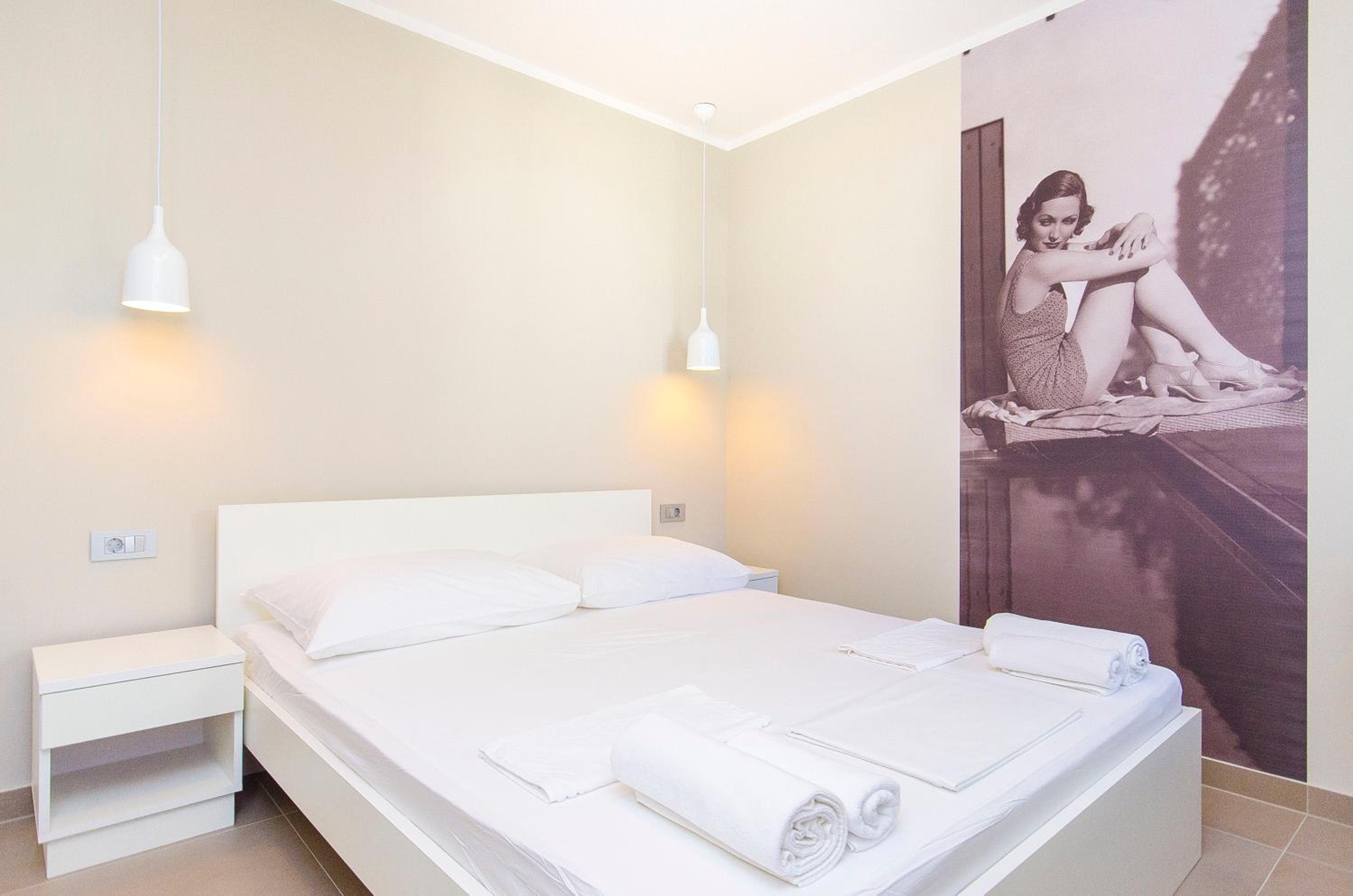 Double Room with Shared Bathroom photo 3