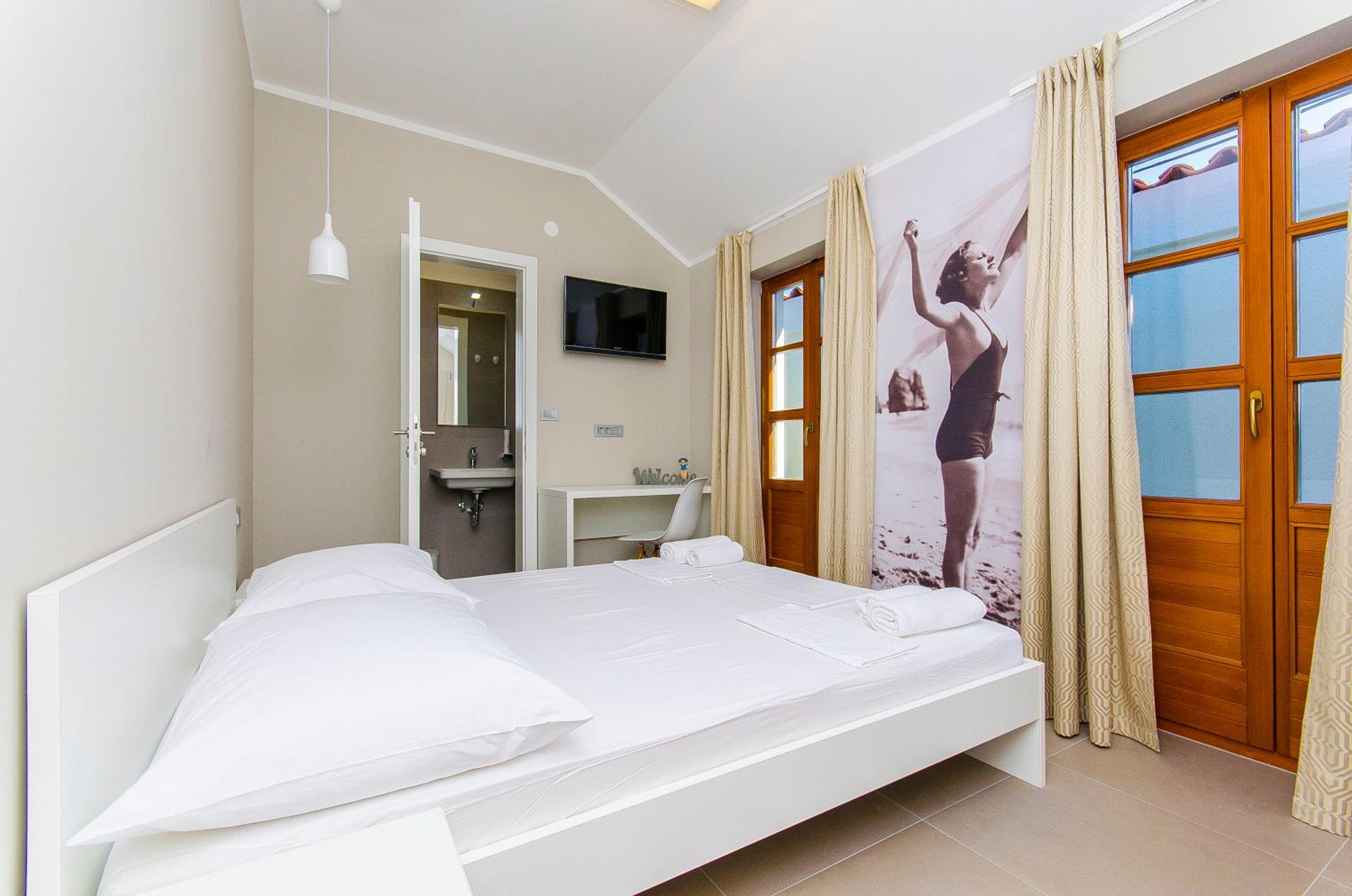 Double Room with Private Bathroom photo 1
