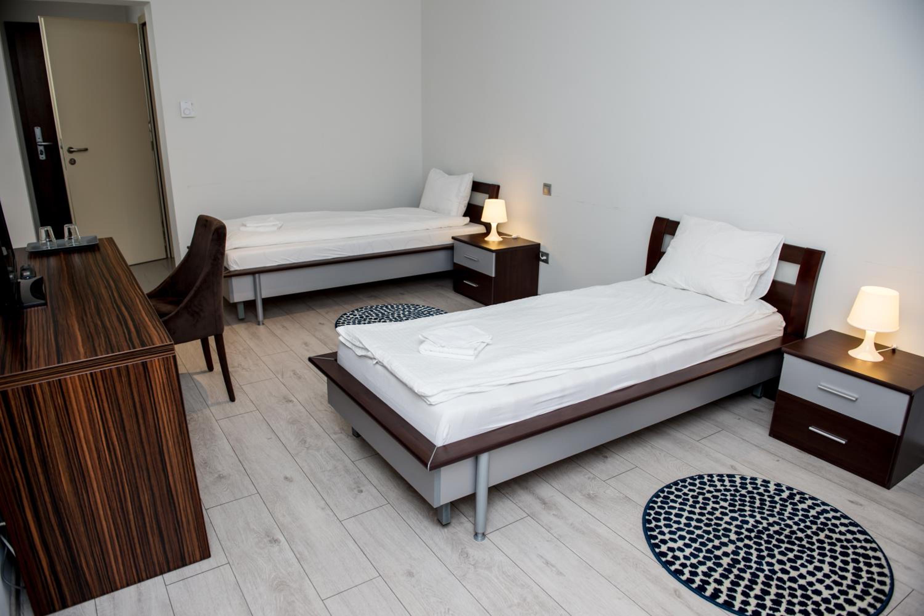 Twin Room - Photo 4