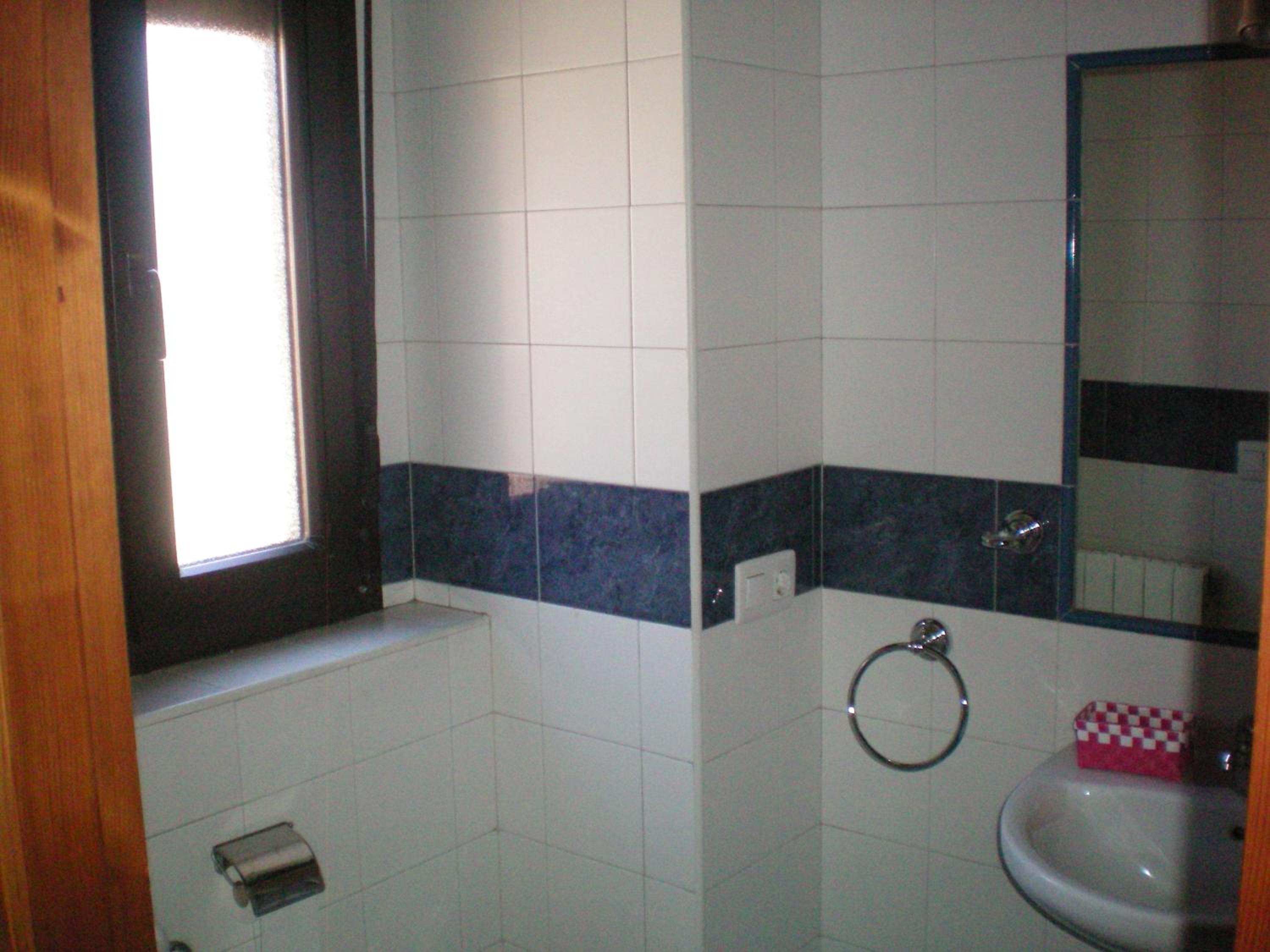 Triple Room (3 Adults + 1 Child) - Photo 6