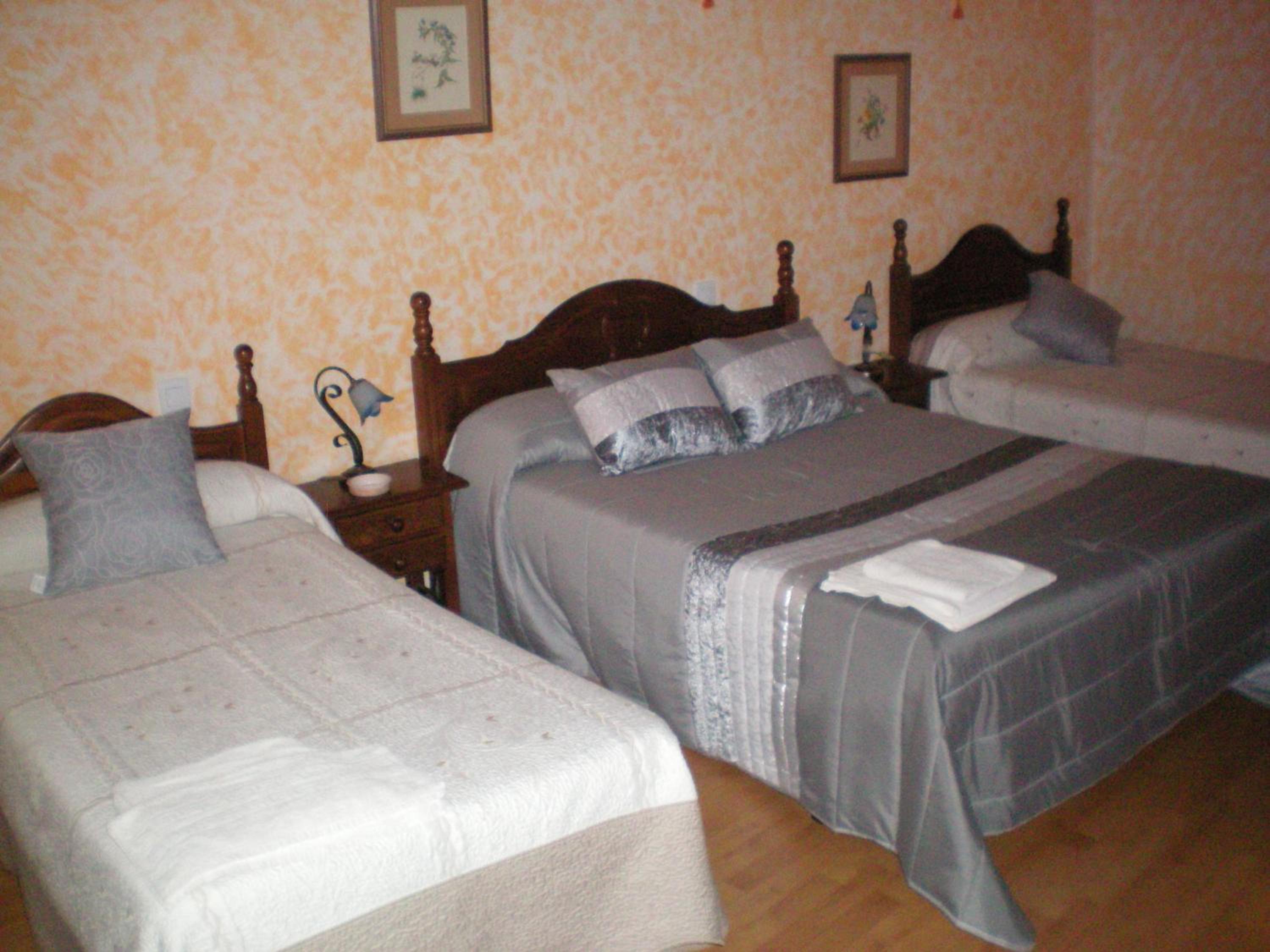 Family Room (5 Adults) - Photo 1