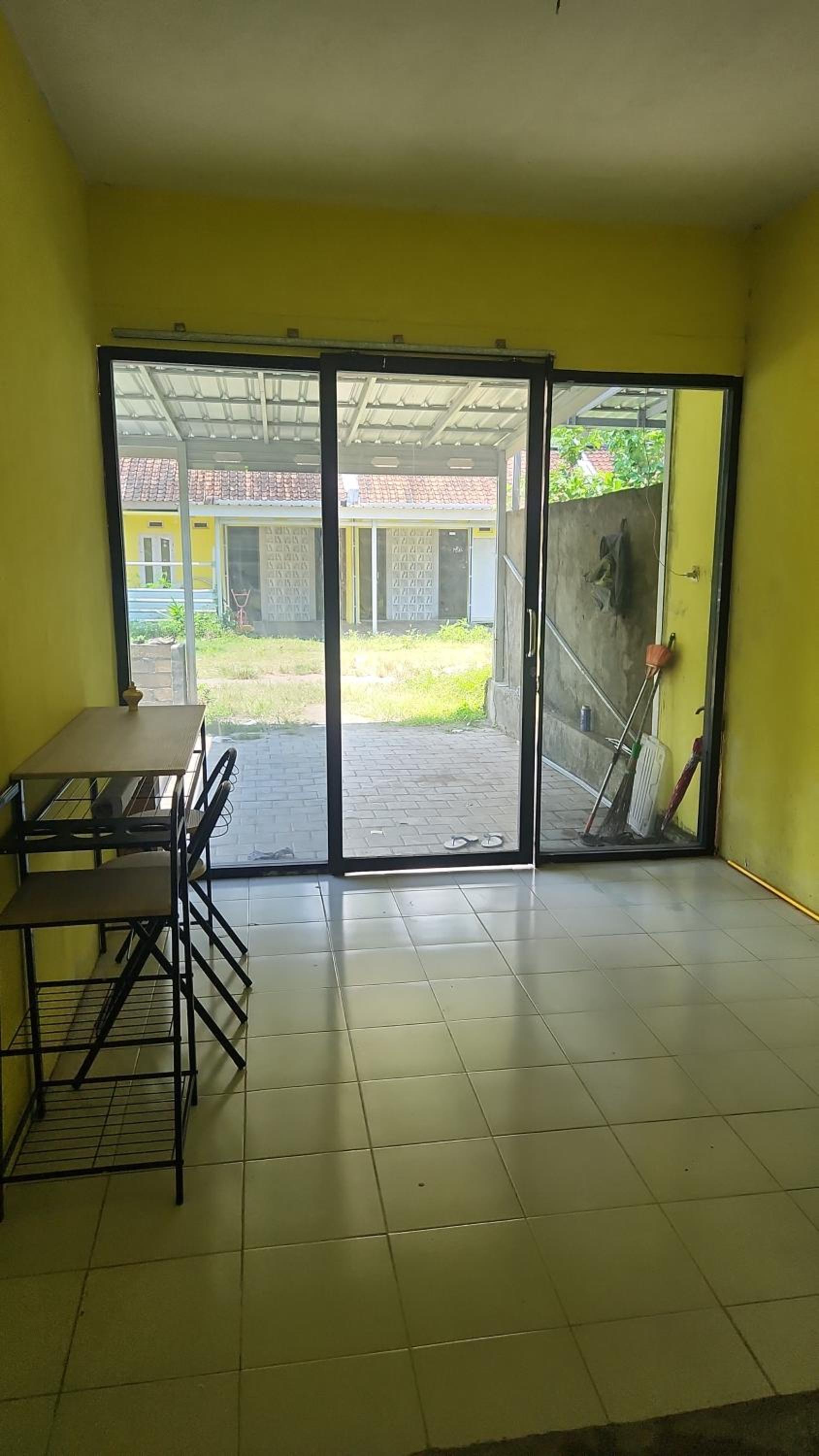 One-Bedroom House photo 1