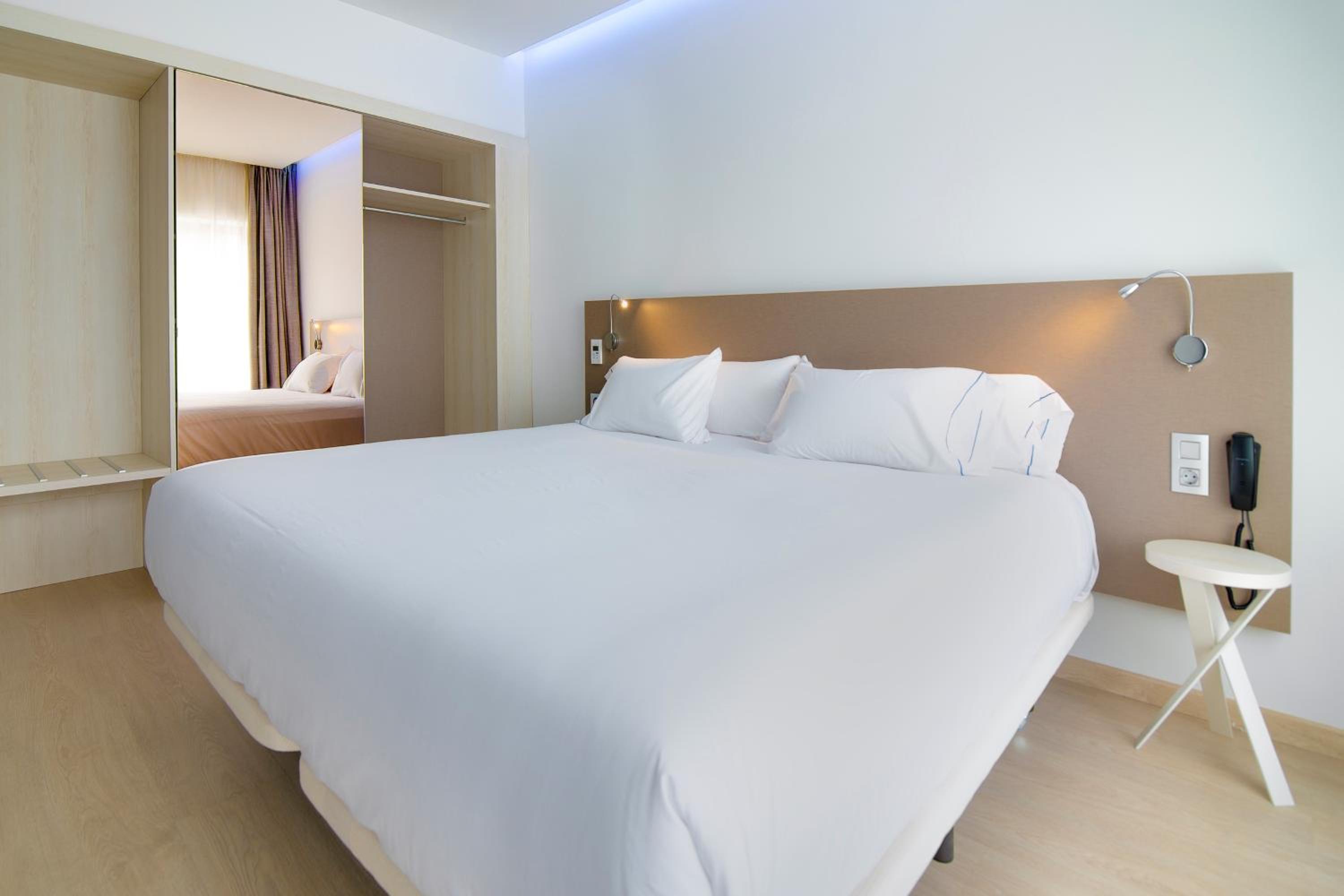 Double Room (1 Adult)