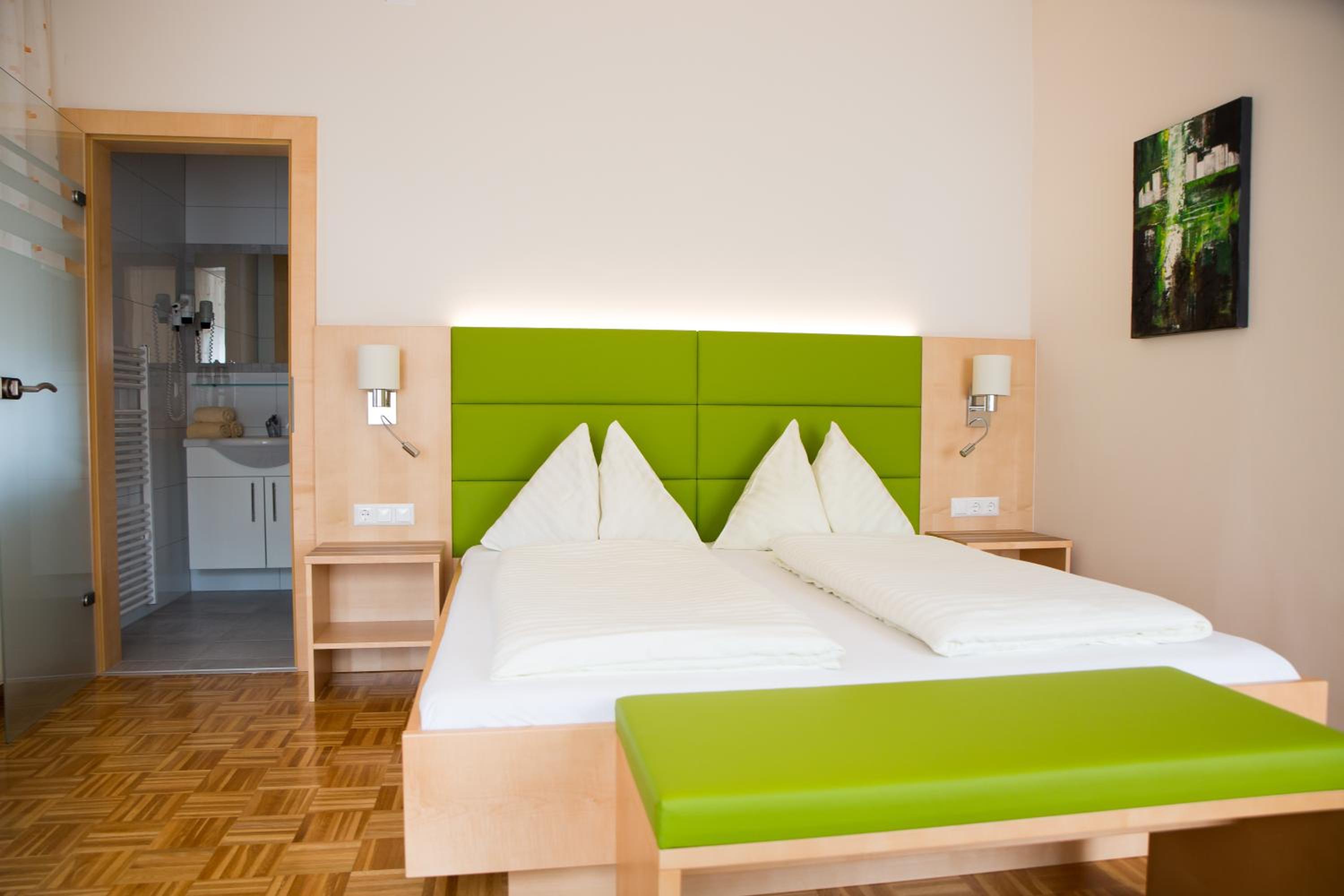 Single Room photo 2