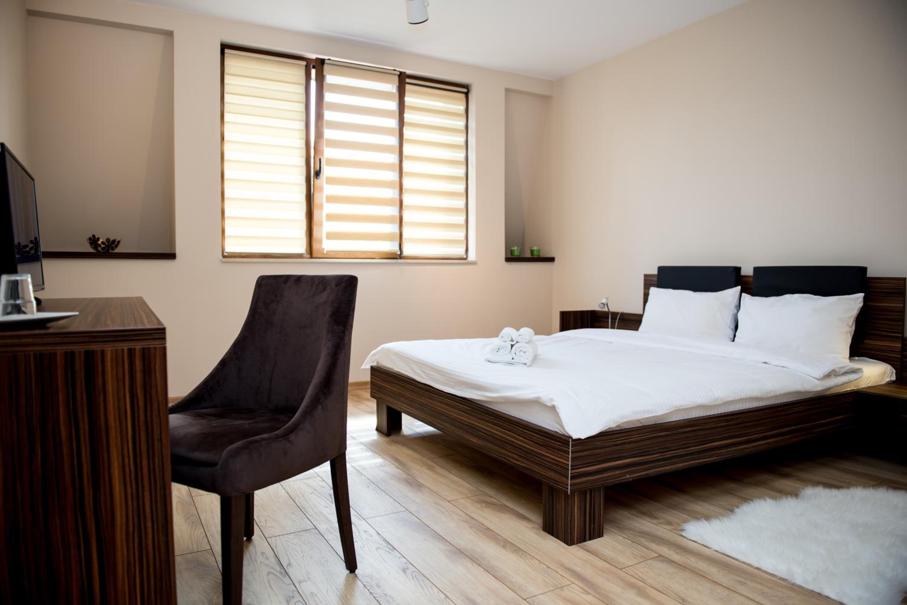 Double Room - Photo 2