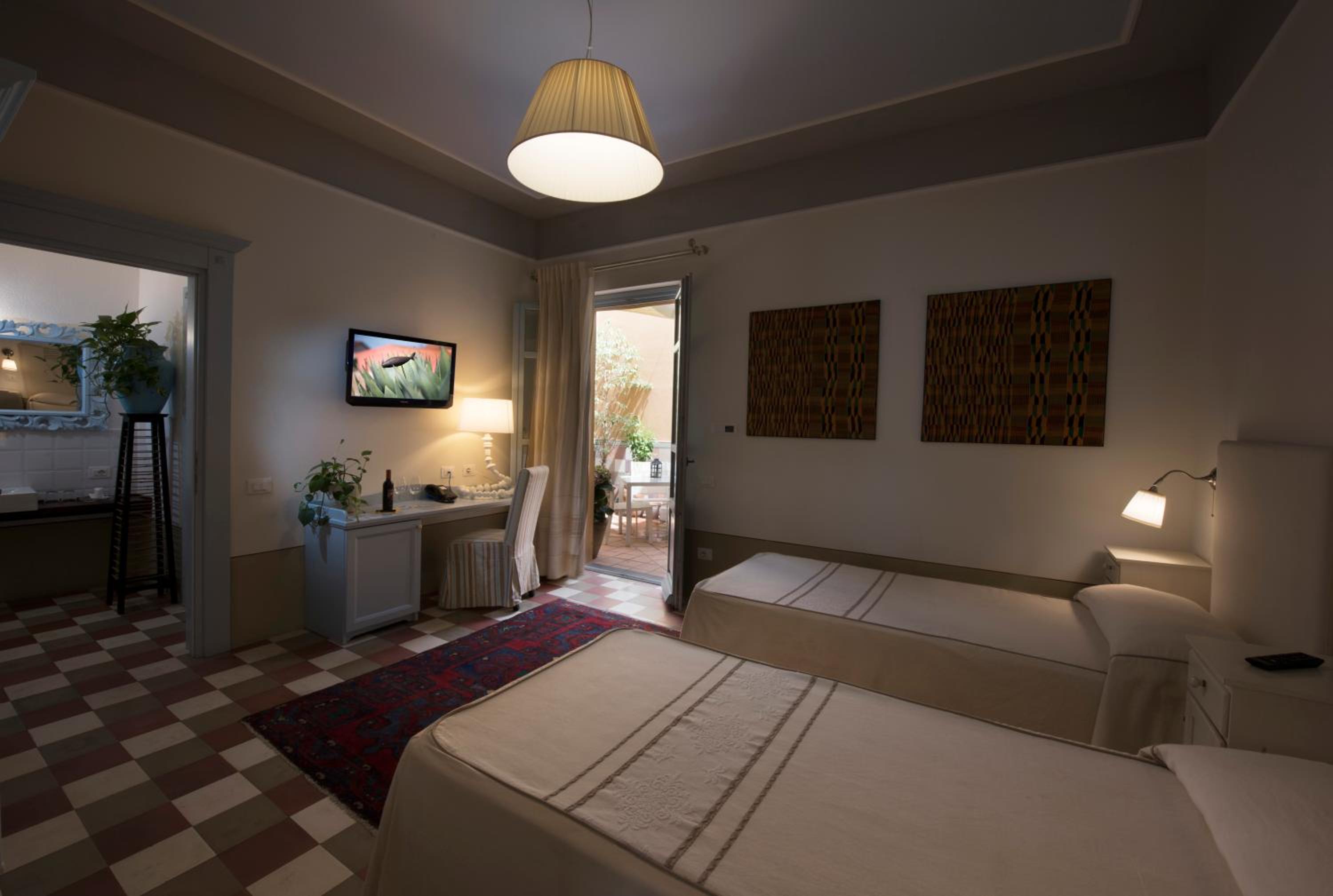 Classic Double Room - Photo 4