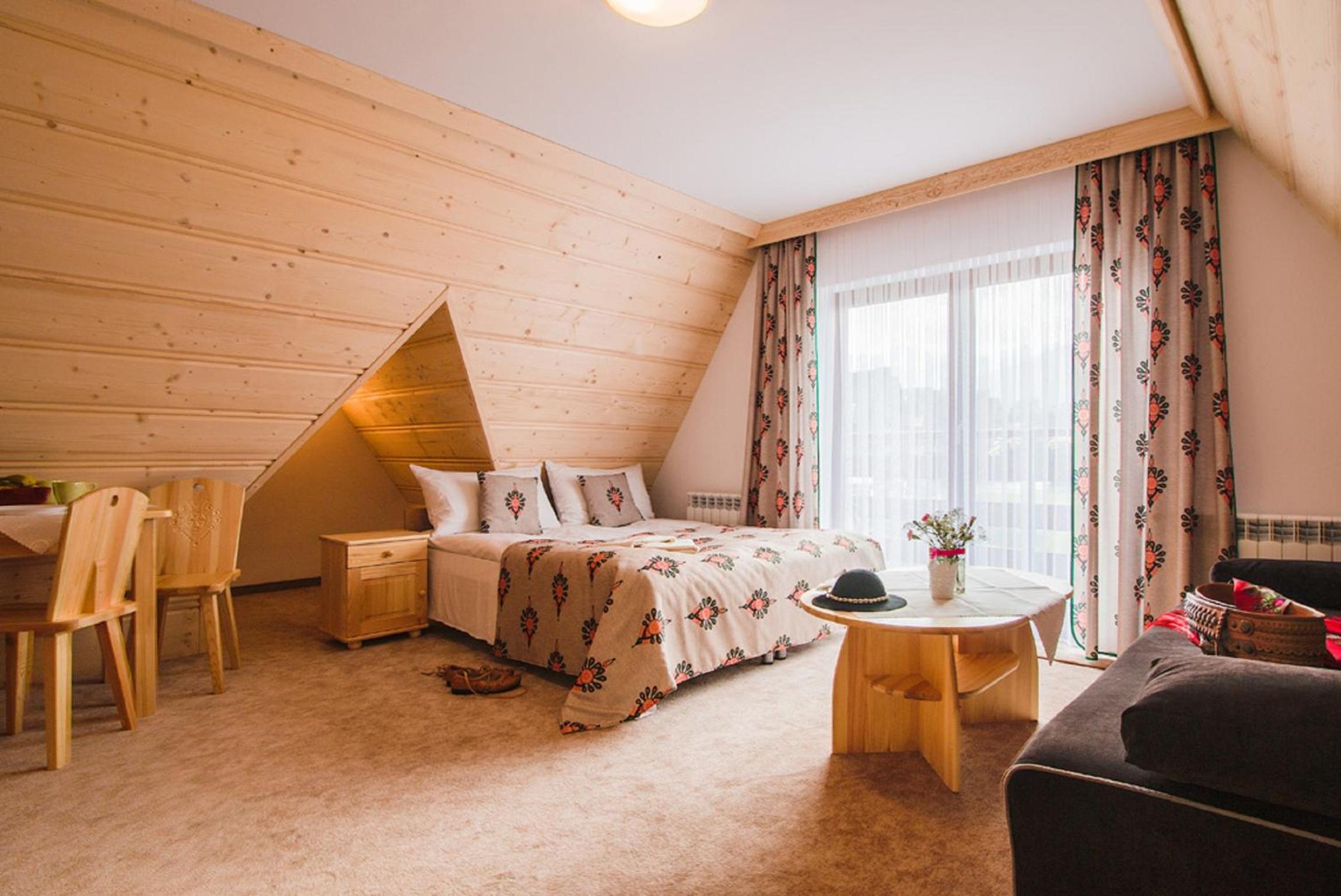 Studio Apartment with Balcony (4 Adults)
