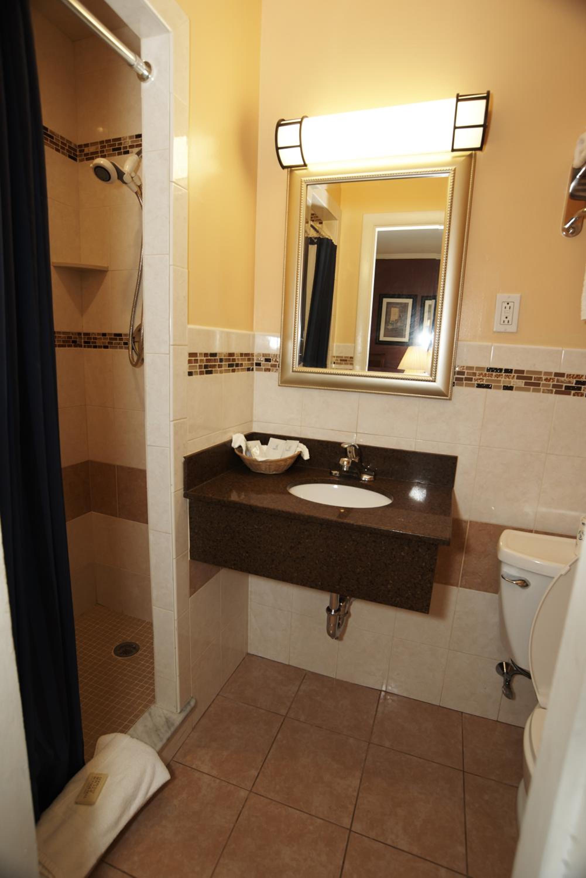 Standard Double Room - Smoking - Photo 3
