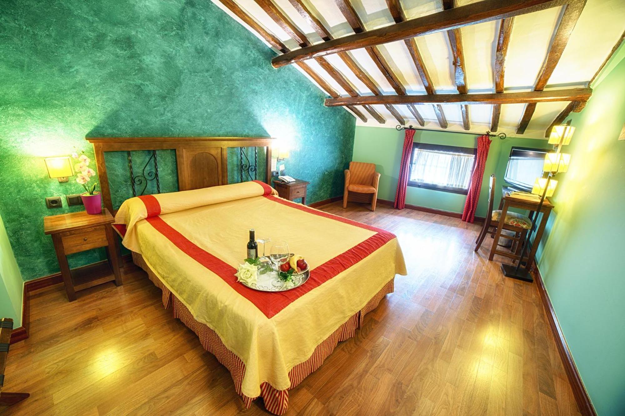 Double Room with Wine Cellar Package photo 3