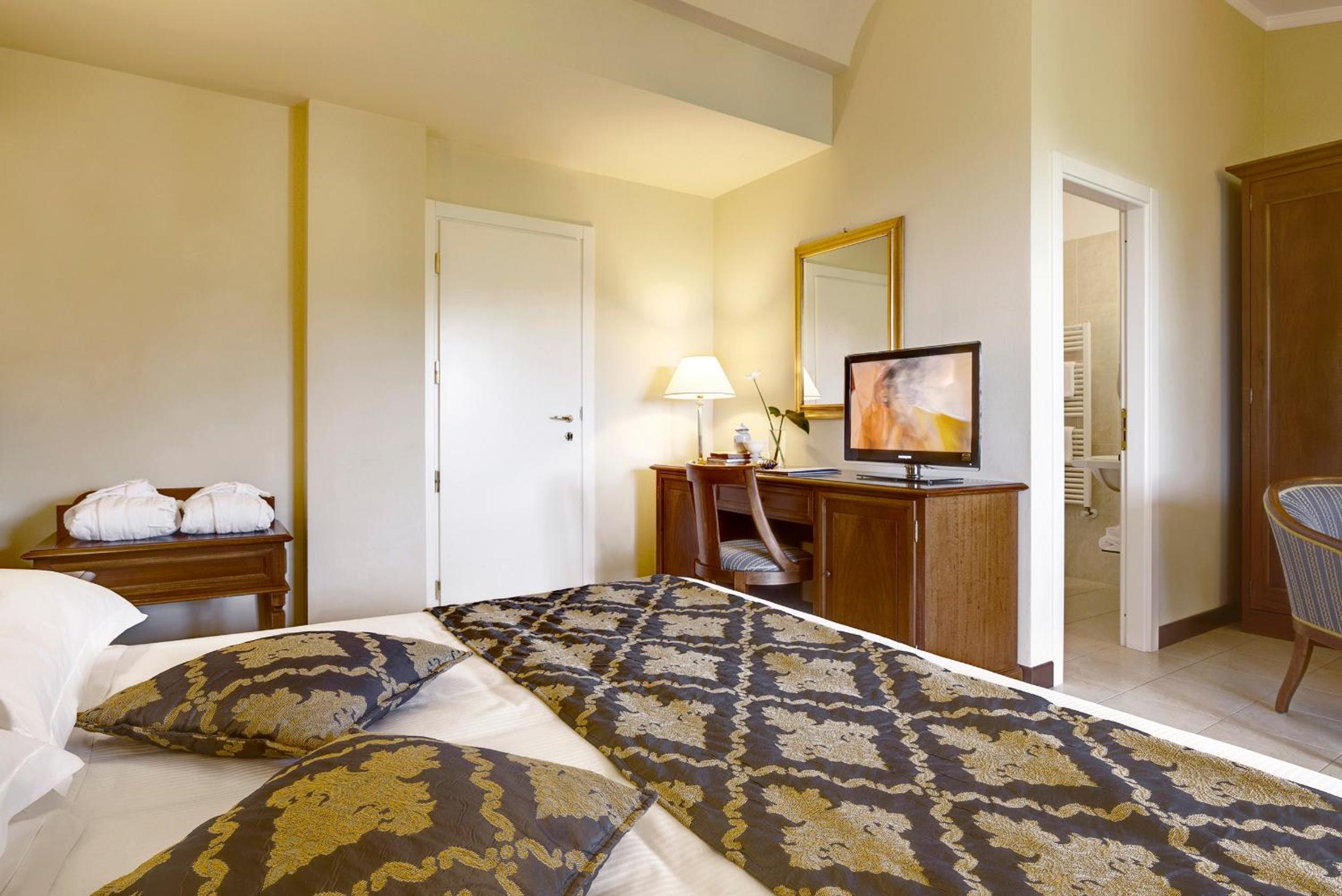Superior Double or Twin Room - Photo 2
