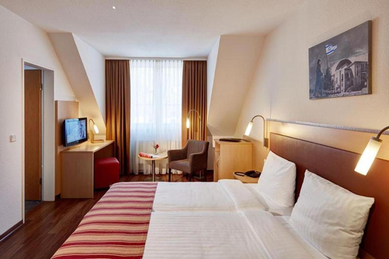 Standard Double Room - Photo 1