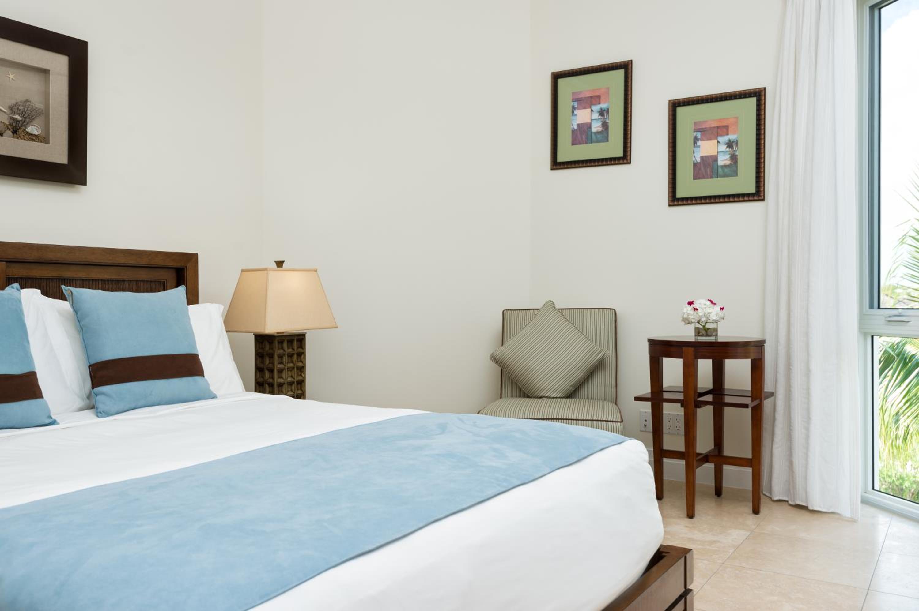 Two-Bedroom Suite - Oceanfront photo 2