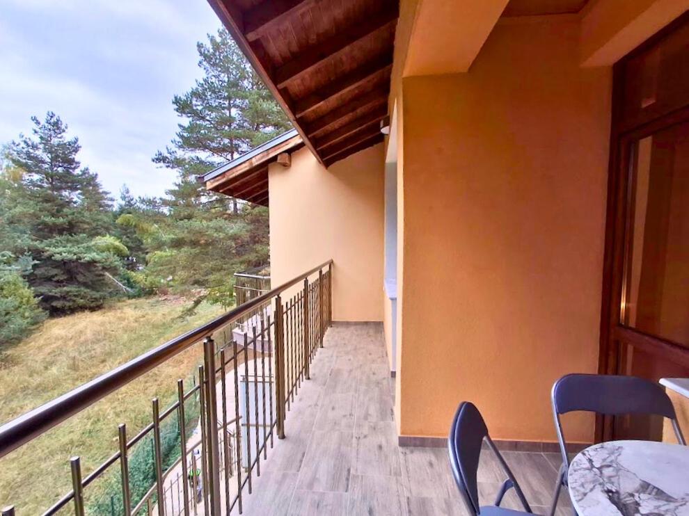 Two-Bedroom Apartment with Mountain View photo 1