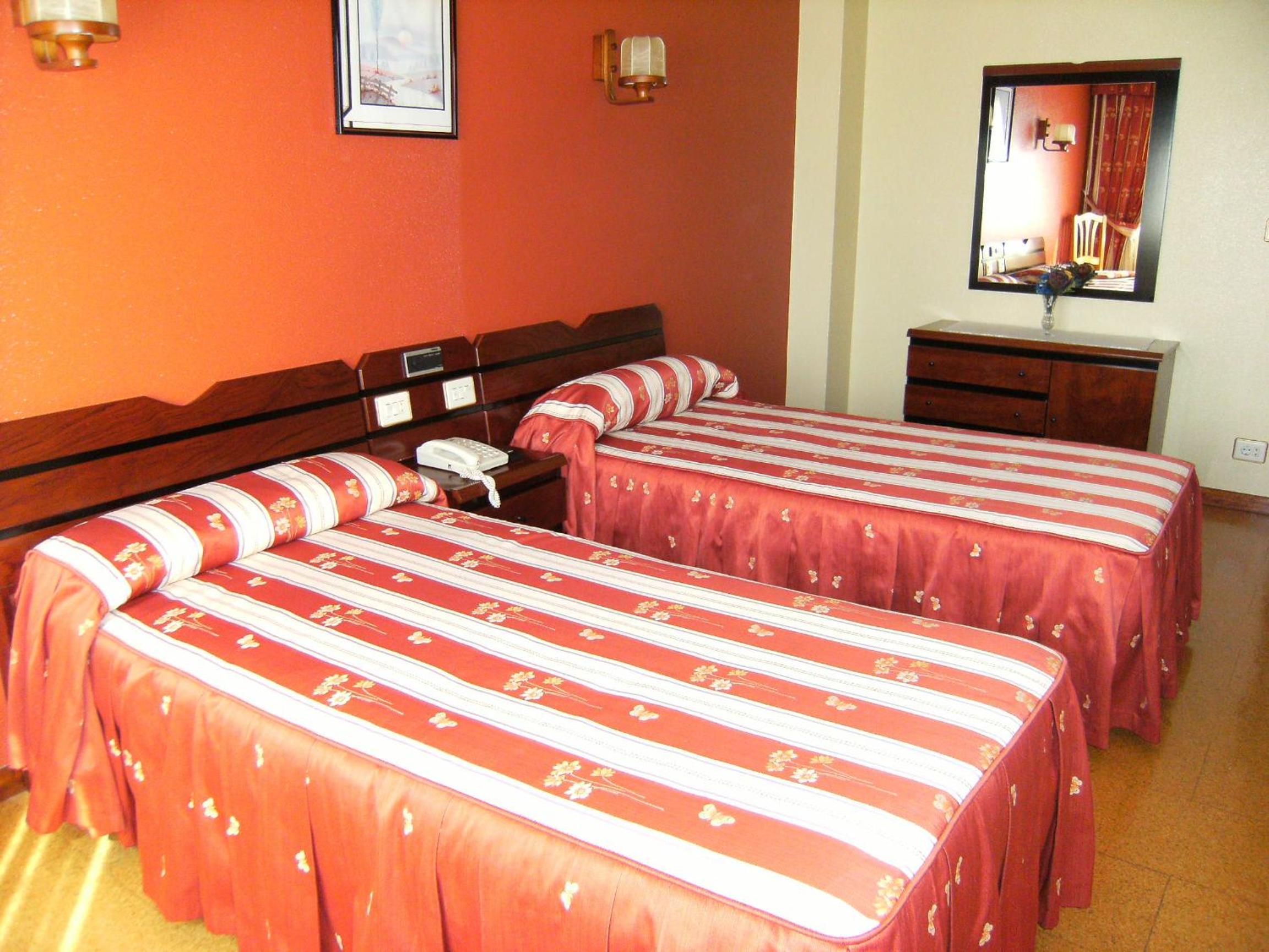 Double or Twin Room photo 3
