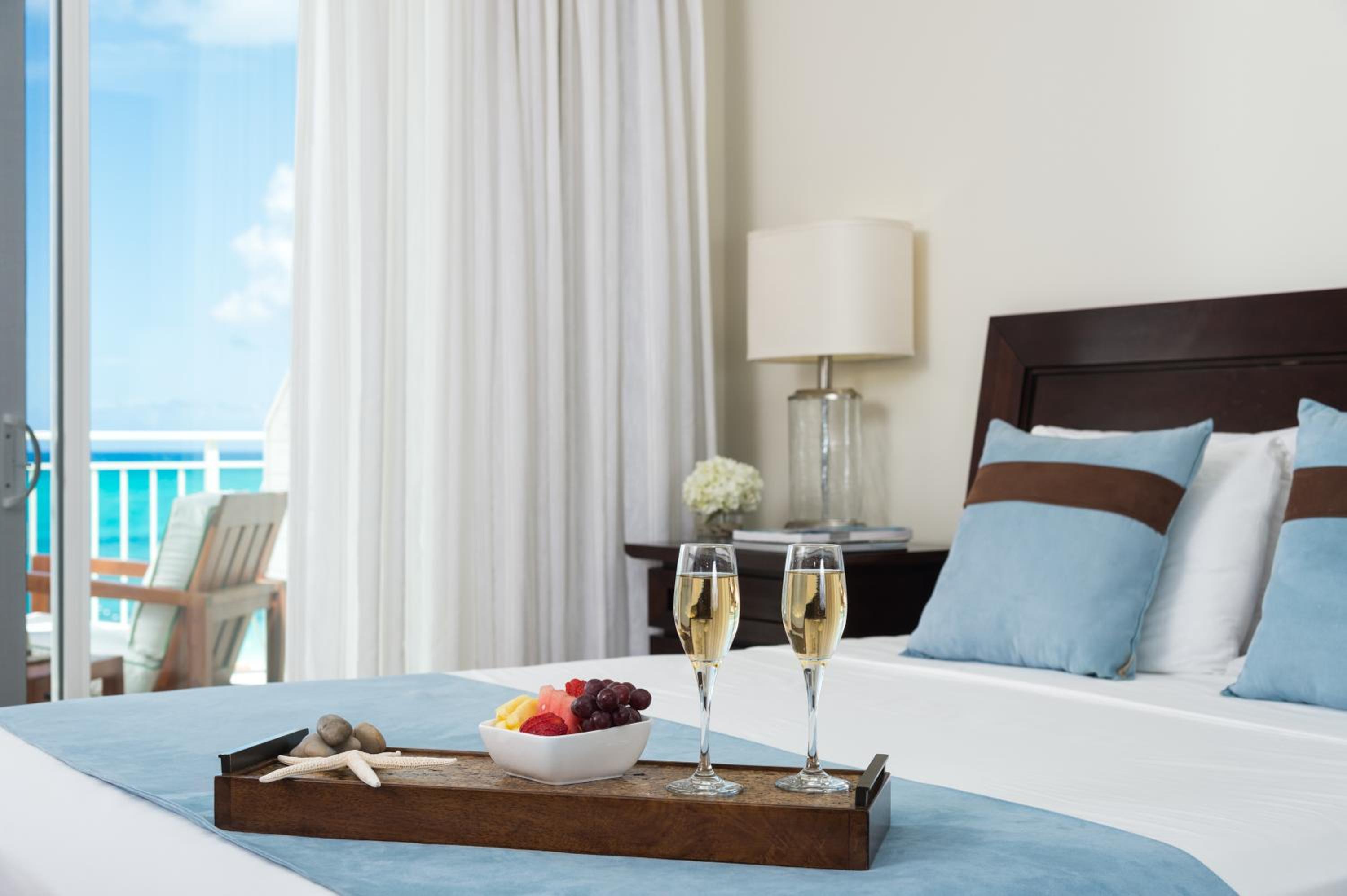 Luxury Four-bedroom Suite - Oceanfront photo 3