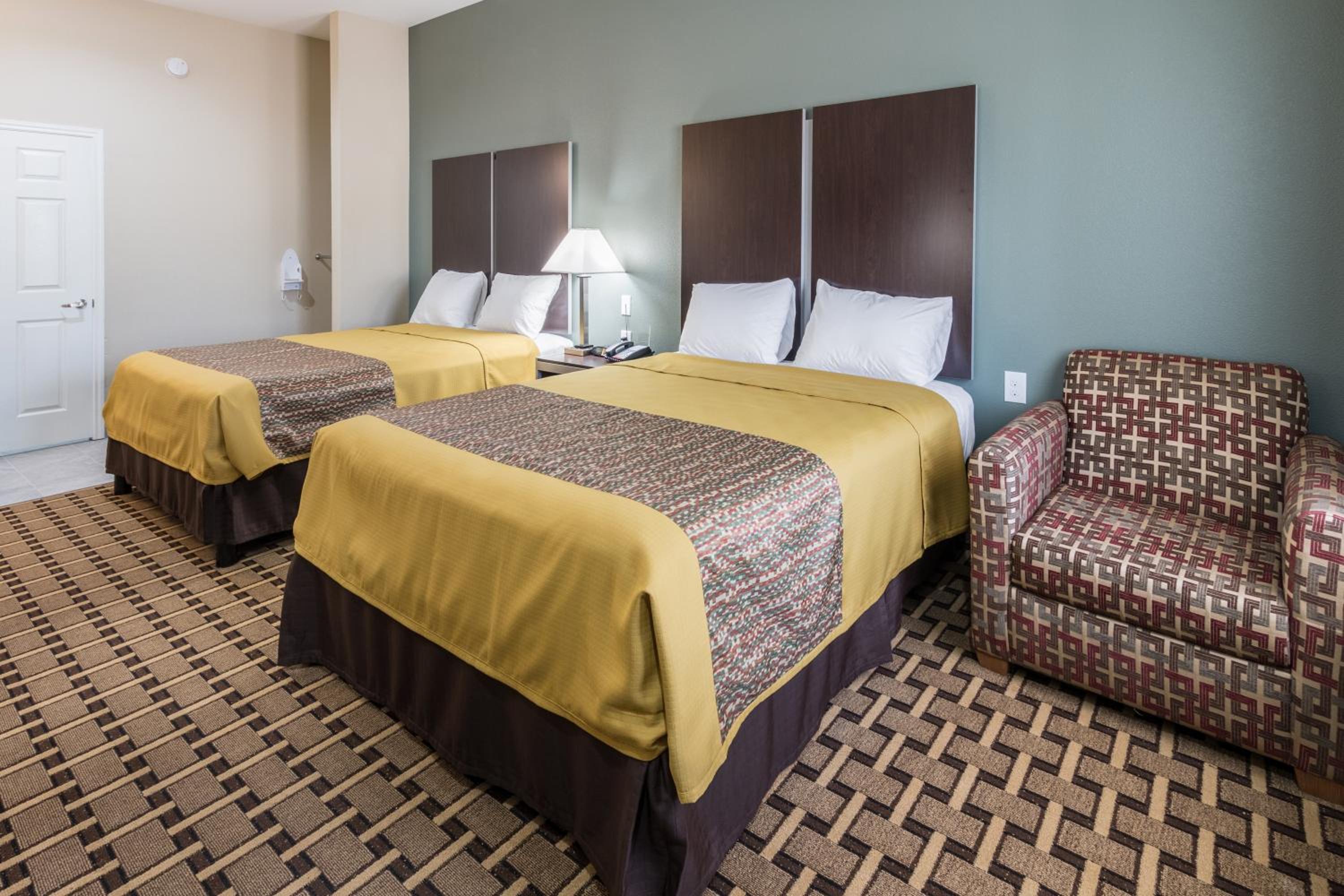 Deluxe Queen Suite - Disability Access photo 3