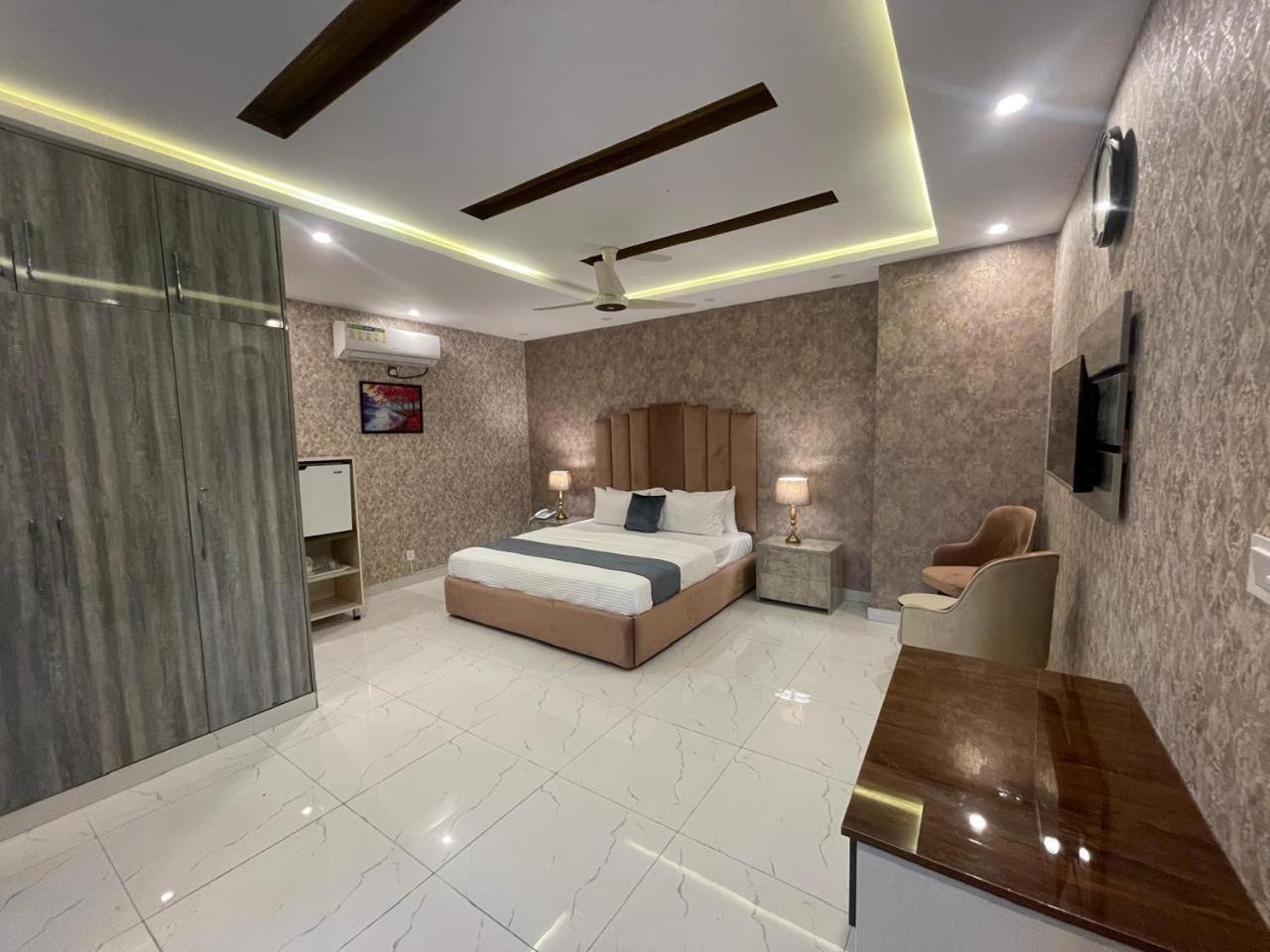 Executive Suite