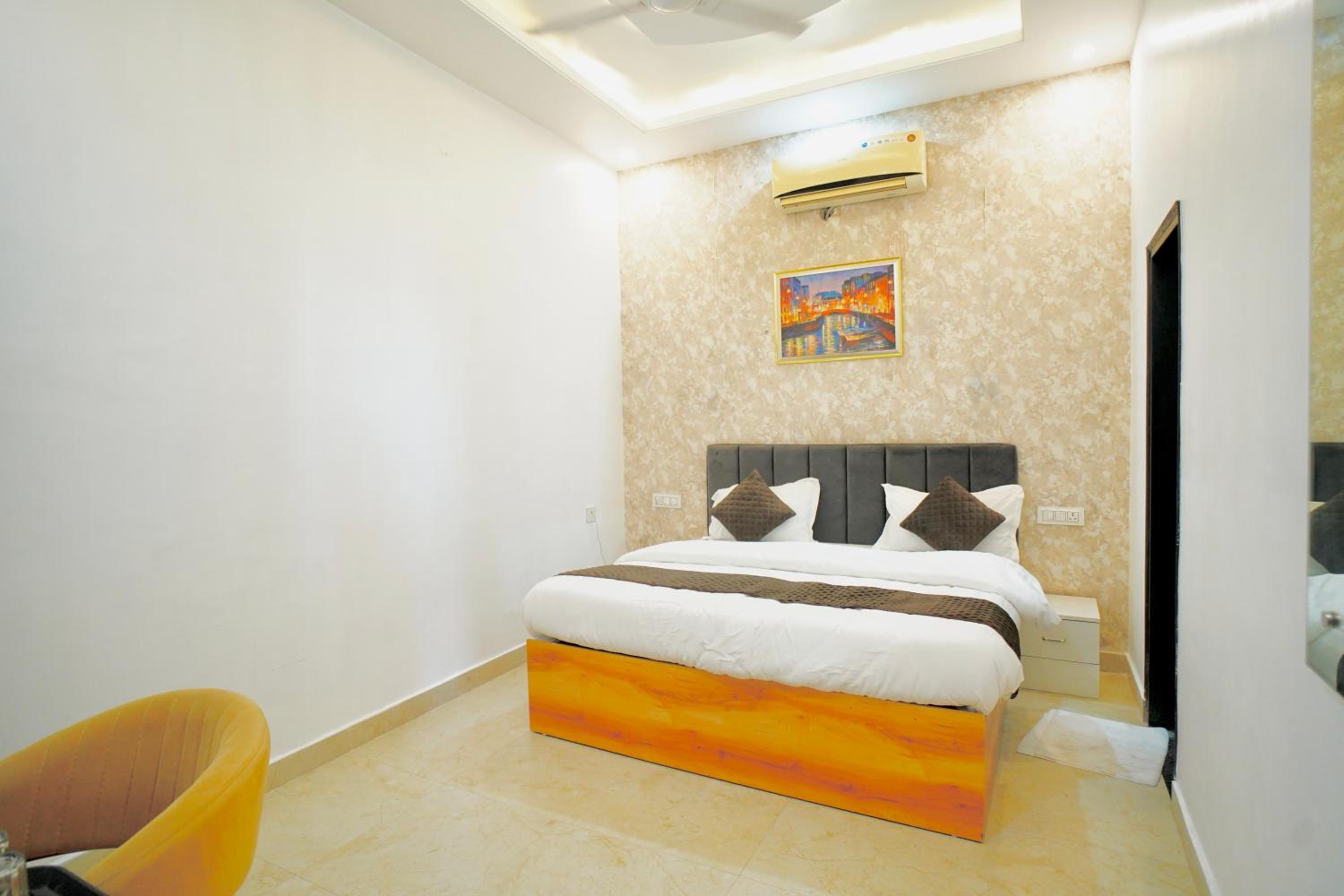 Standard Double Room photo 2
