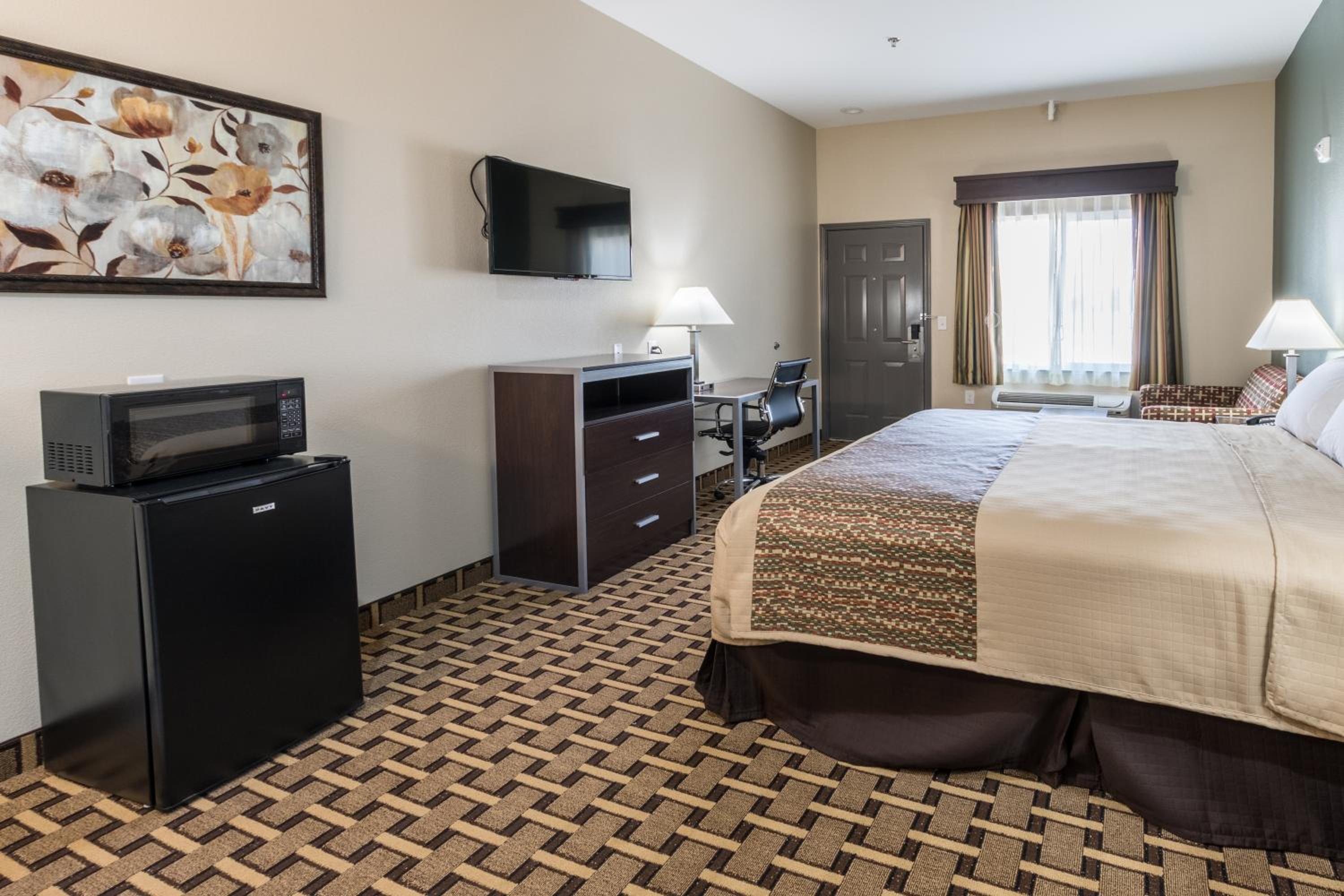 Deluxe King Suite - Disability Access photo 2