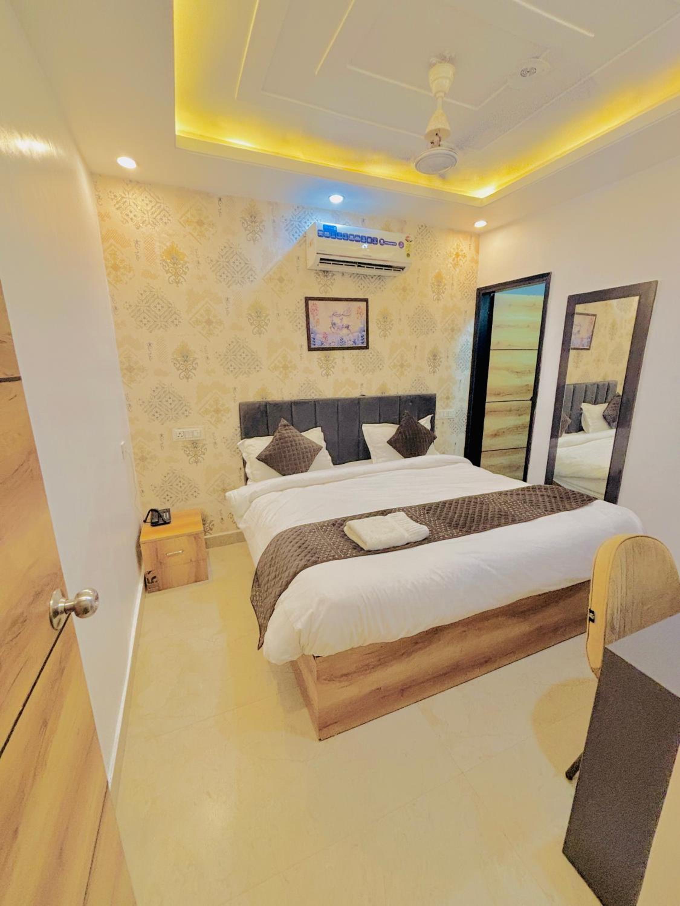 Queen Room photo 3