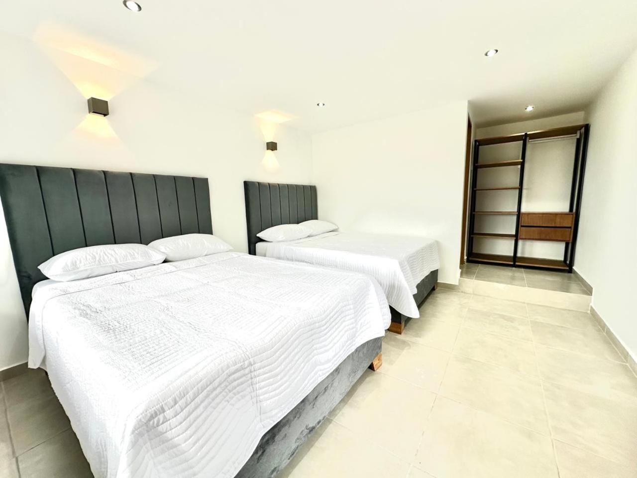 Quadruple Room with Private Bathroom photo 1