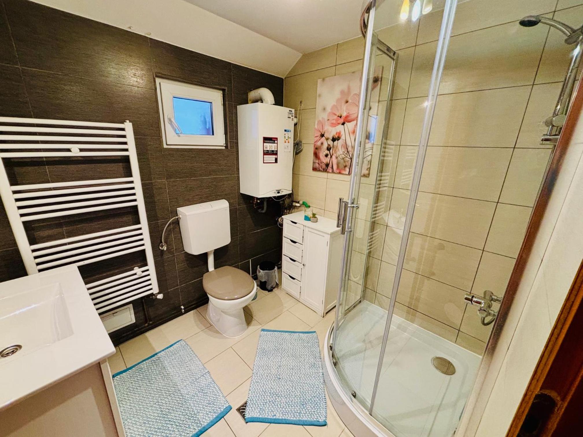 Two-Bedroom House photo 2